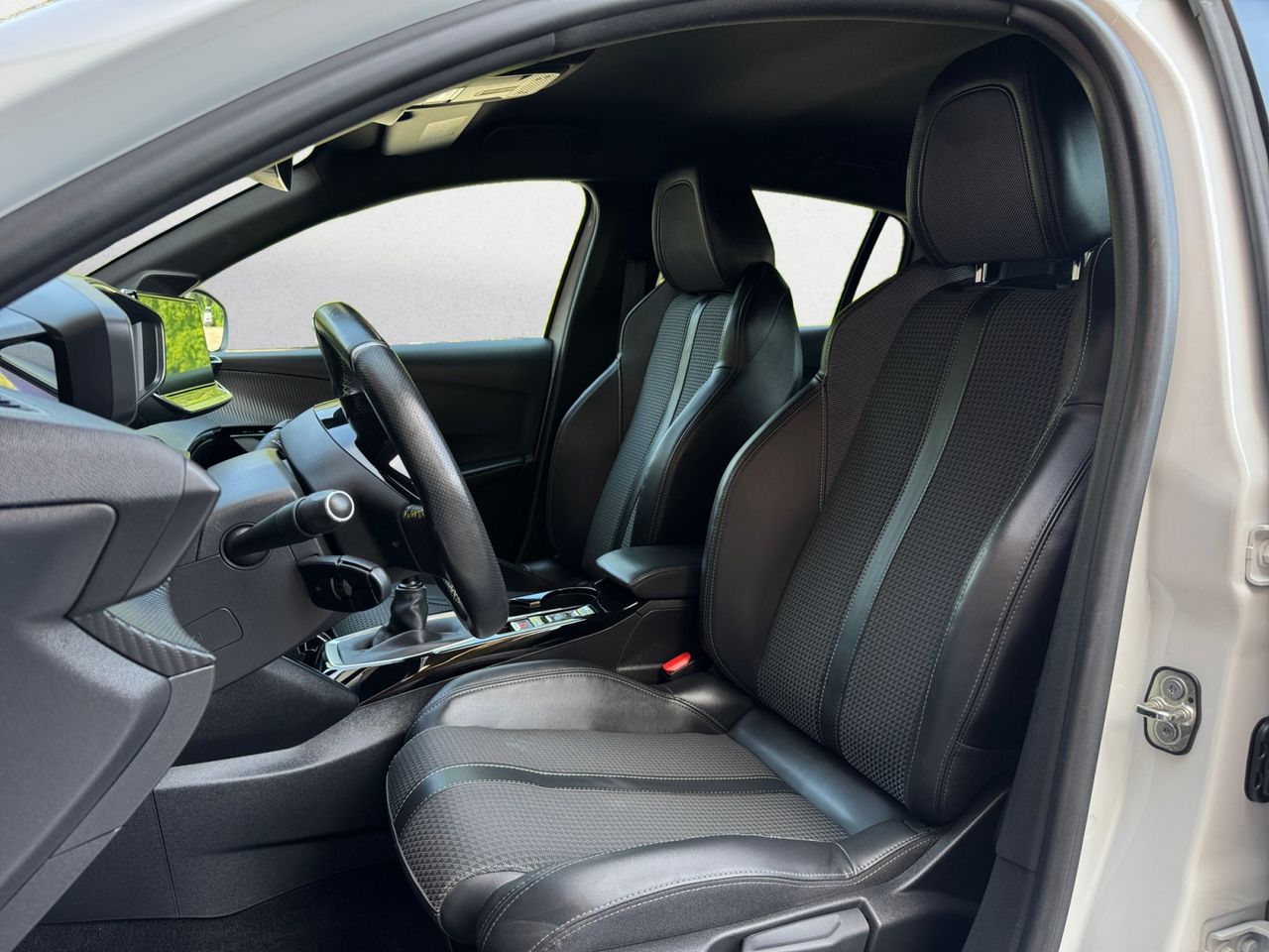 Peugeot 208 GT BLUE HDI 100 CV - Foto 2