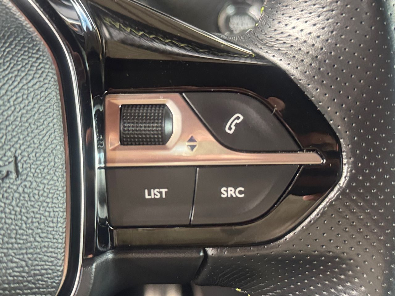 Peugeot 208 GT BLUE HDI 100 CV - Foto 2