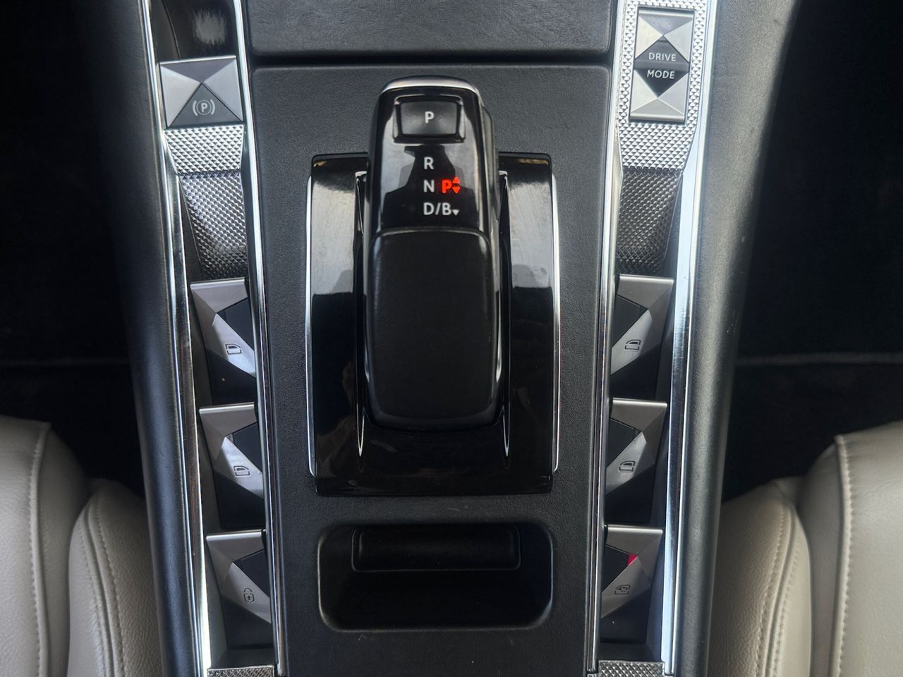 DS DS 7 Crossback E TENSE 300 4X4 LIGNE NOIRE - Foto 2