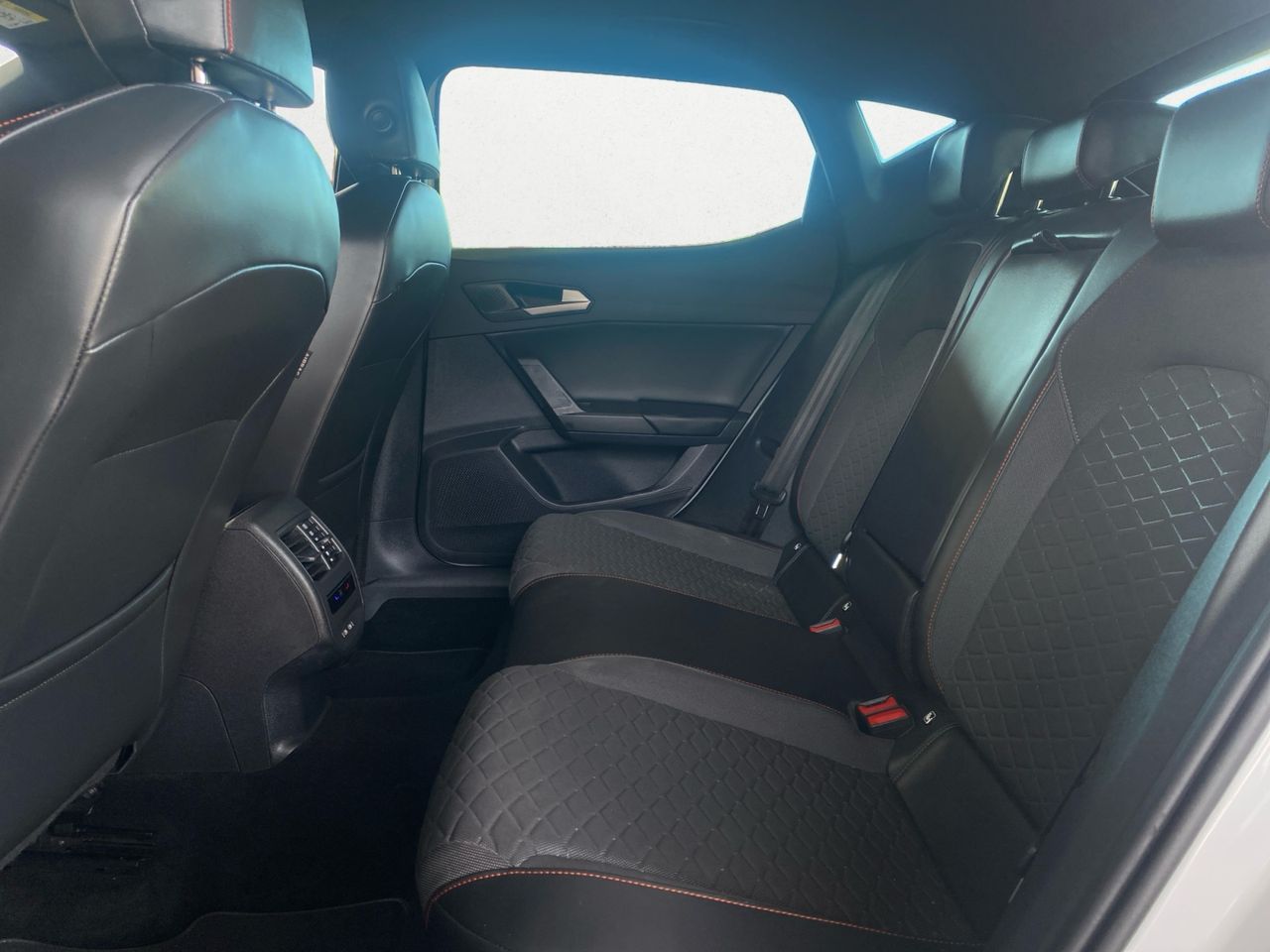 Seat Leon 1.5  eTSI FR DSG 150 CV - Foto 2