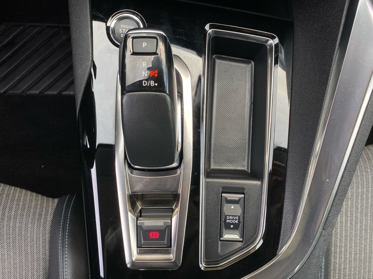 Peugeot 3008 Hybrid ALLURE PACK PLUG IN HYBRID 225 e EAT8 - Foto 2