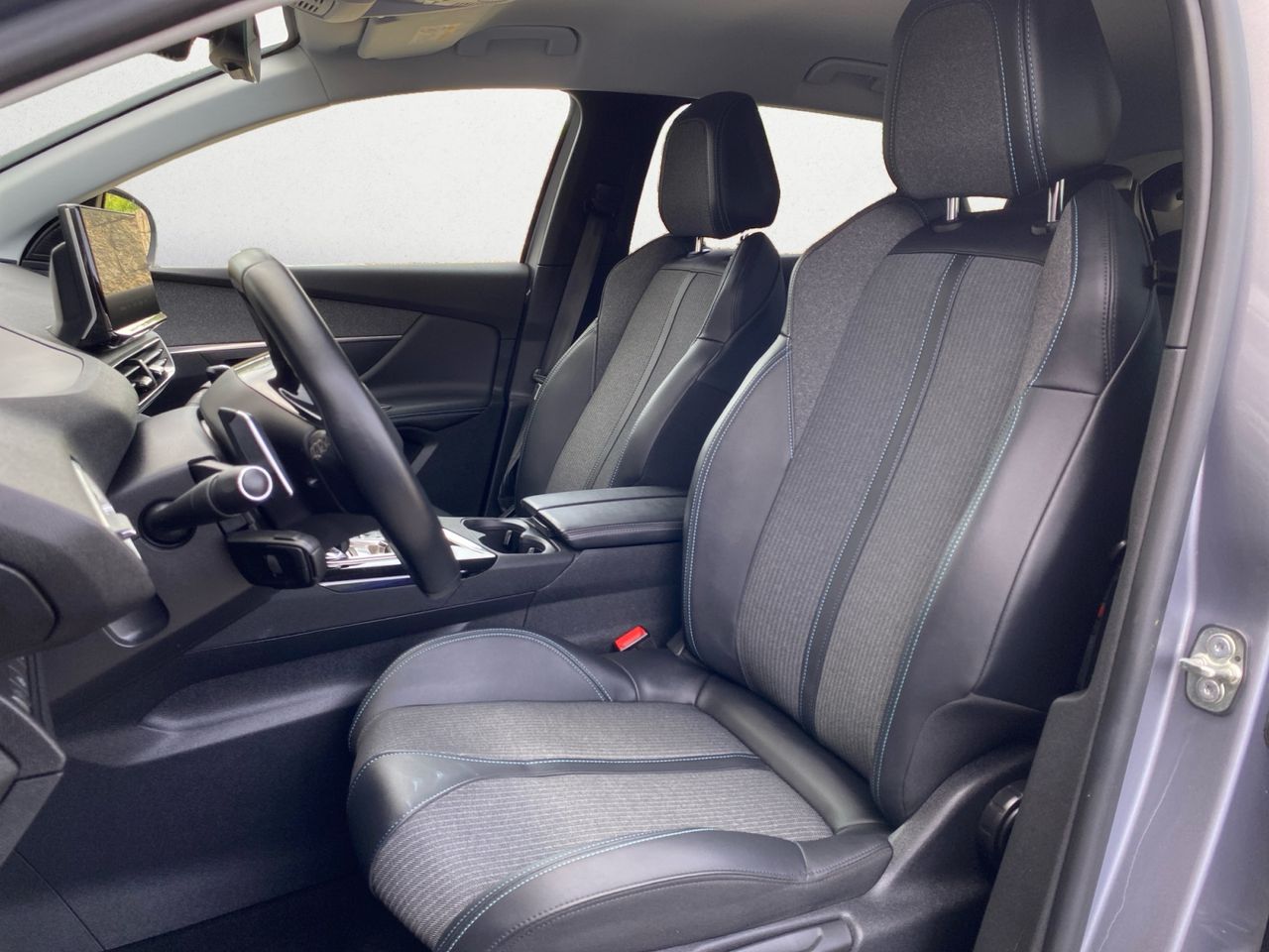 Peugeot 3008 Hybrid ALLURE PACK PLUG IN HYBRID 225 e EAT8 - Foto 2