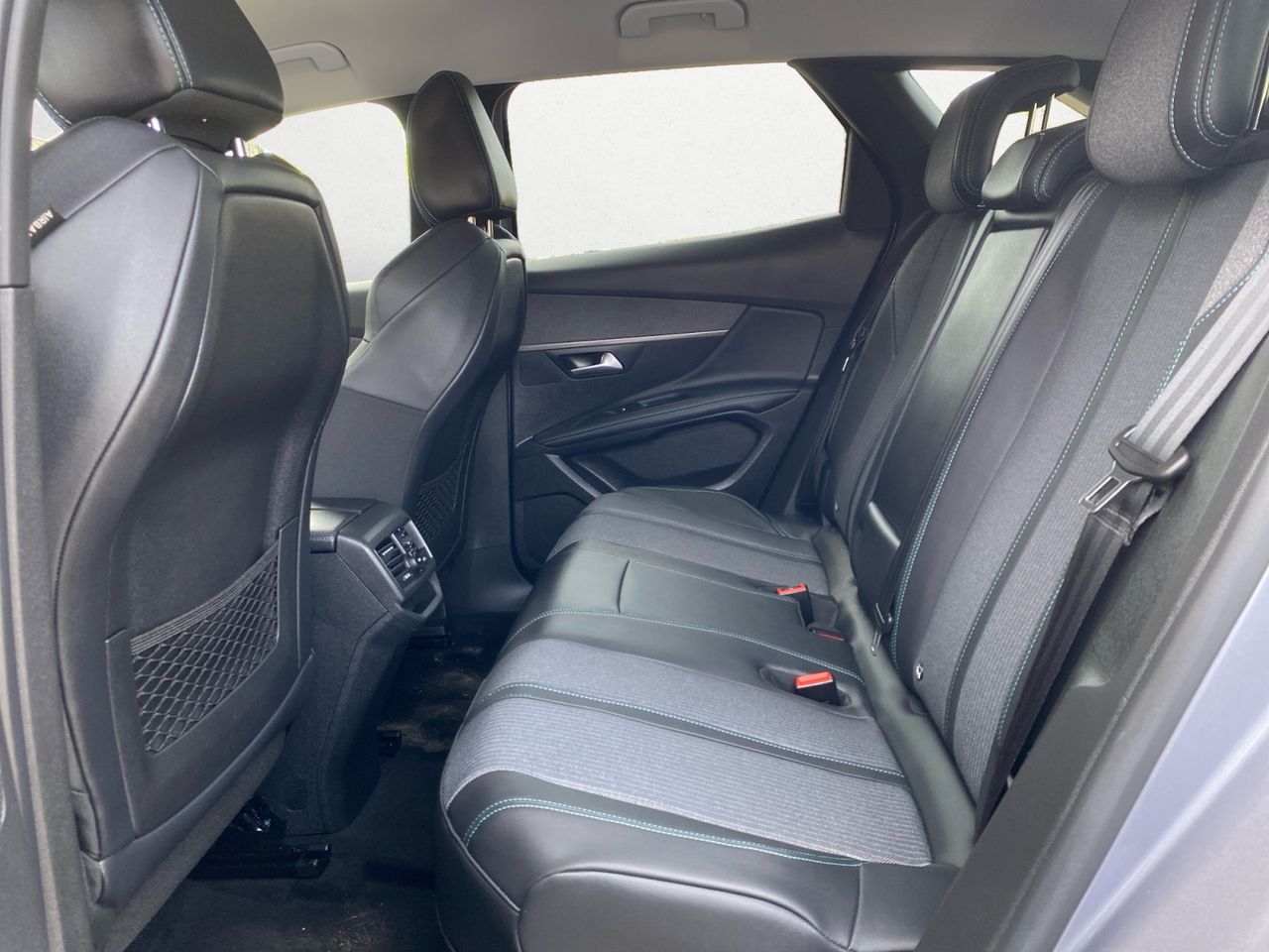 Peugeot 3008 Hybrid ALLURE PACK PLUG IN HYBRID 225 e EAT8 - Foto 2