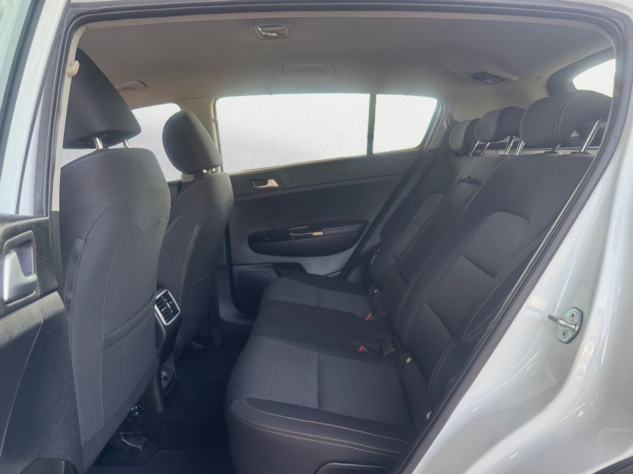 Kia Sportage 1.6 MHEV DRIVE 100 KW 136 CV 4X2 - Foto 2