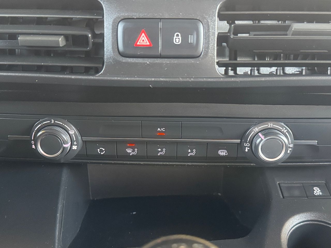 Peugeot Partner PRO STANDARD 600 KG BLUE HDI 100 CV - Foto 2