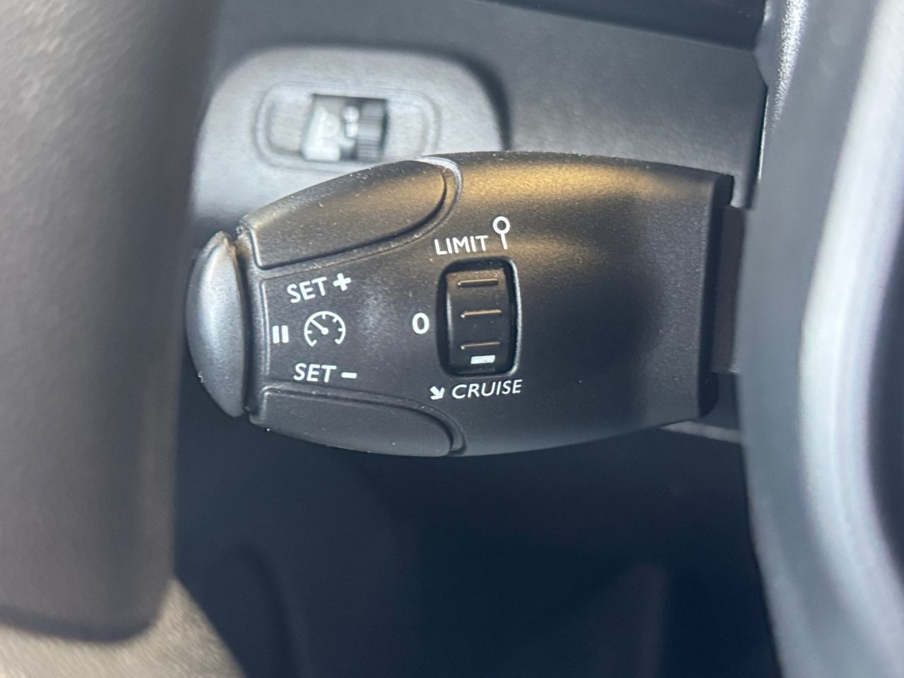 Peugeot Partner PRO STANDARD 600 KG BLUE HDI 100 CV - Foto 2