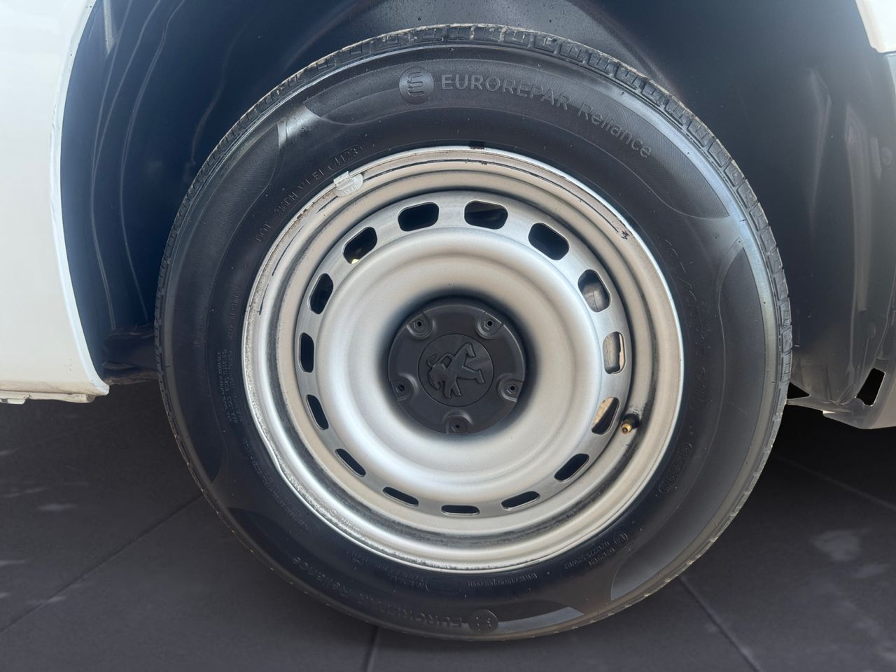 Peugeot Partner PRO STANDARD 600 KG BLUE HDI 100 CV - Foto 2