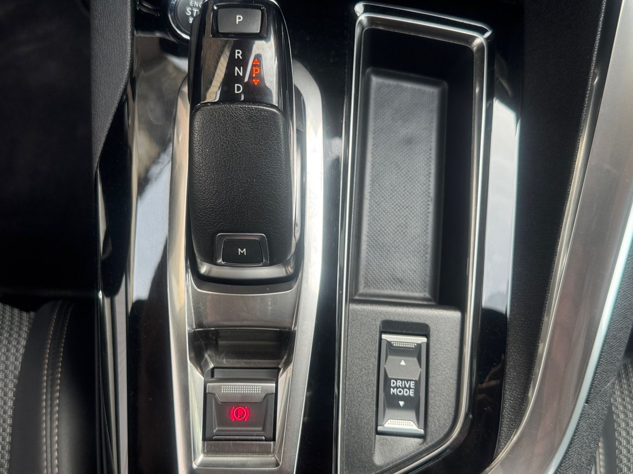 Peugeot 5008 GT BLUE HDI130 CV EAT8 - Foto 2