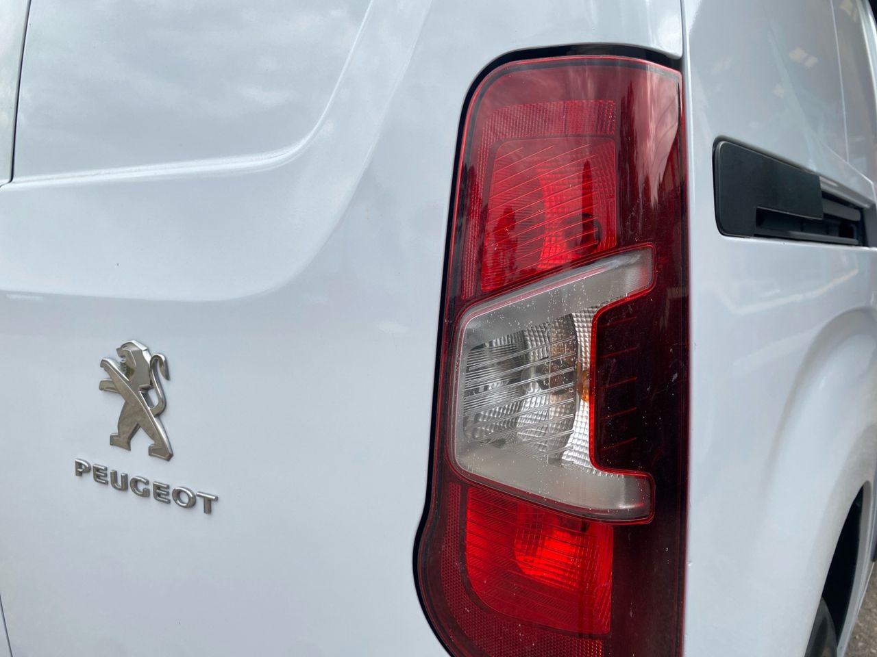 Peugeot Partner PRO STANDARD 600 KG BLUE HDI 100 CV - Foto 2