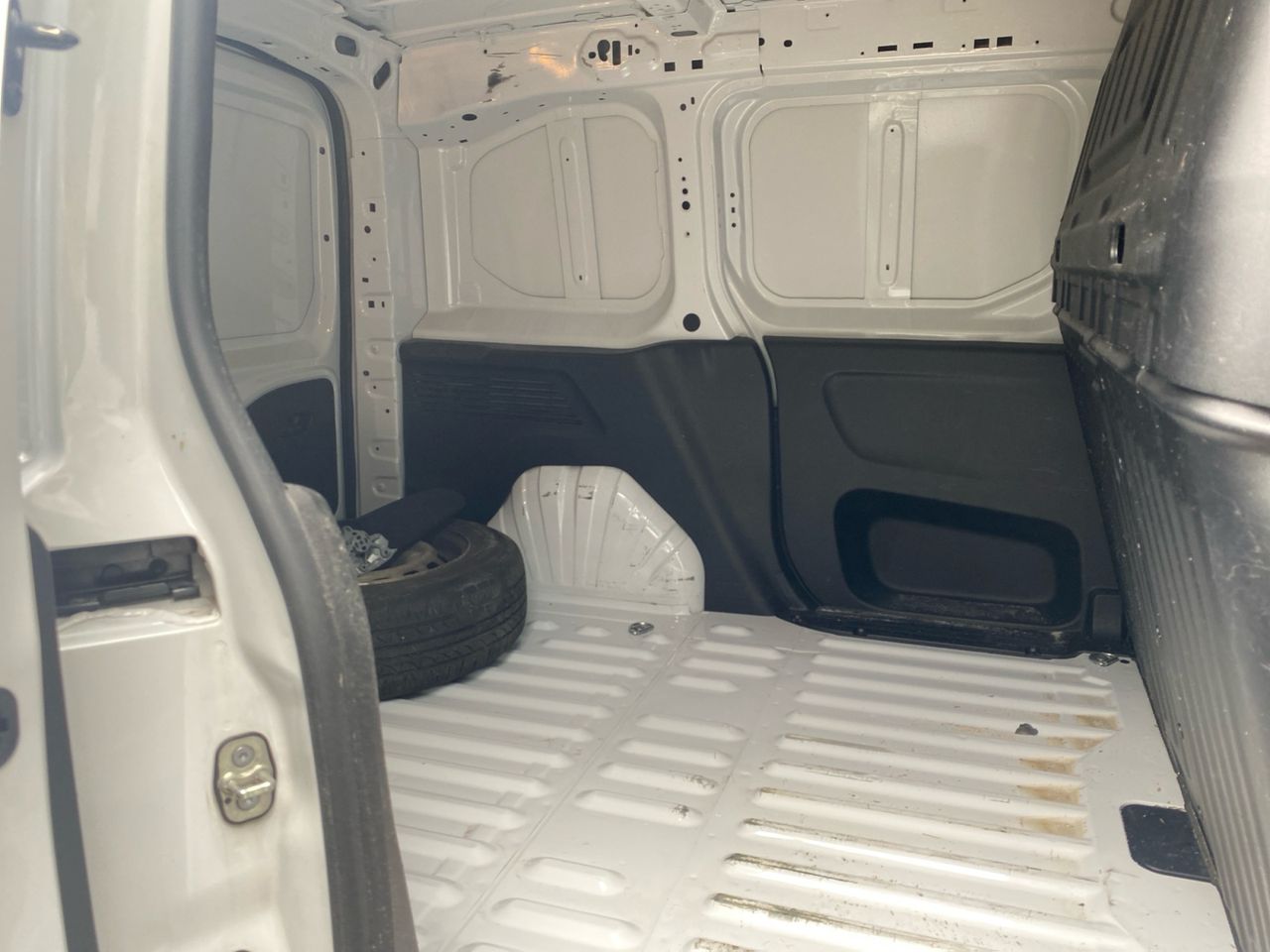 Peugeot Partner PRO STANDARD 600 KG BLUE HDI 100 CV - Foto 2