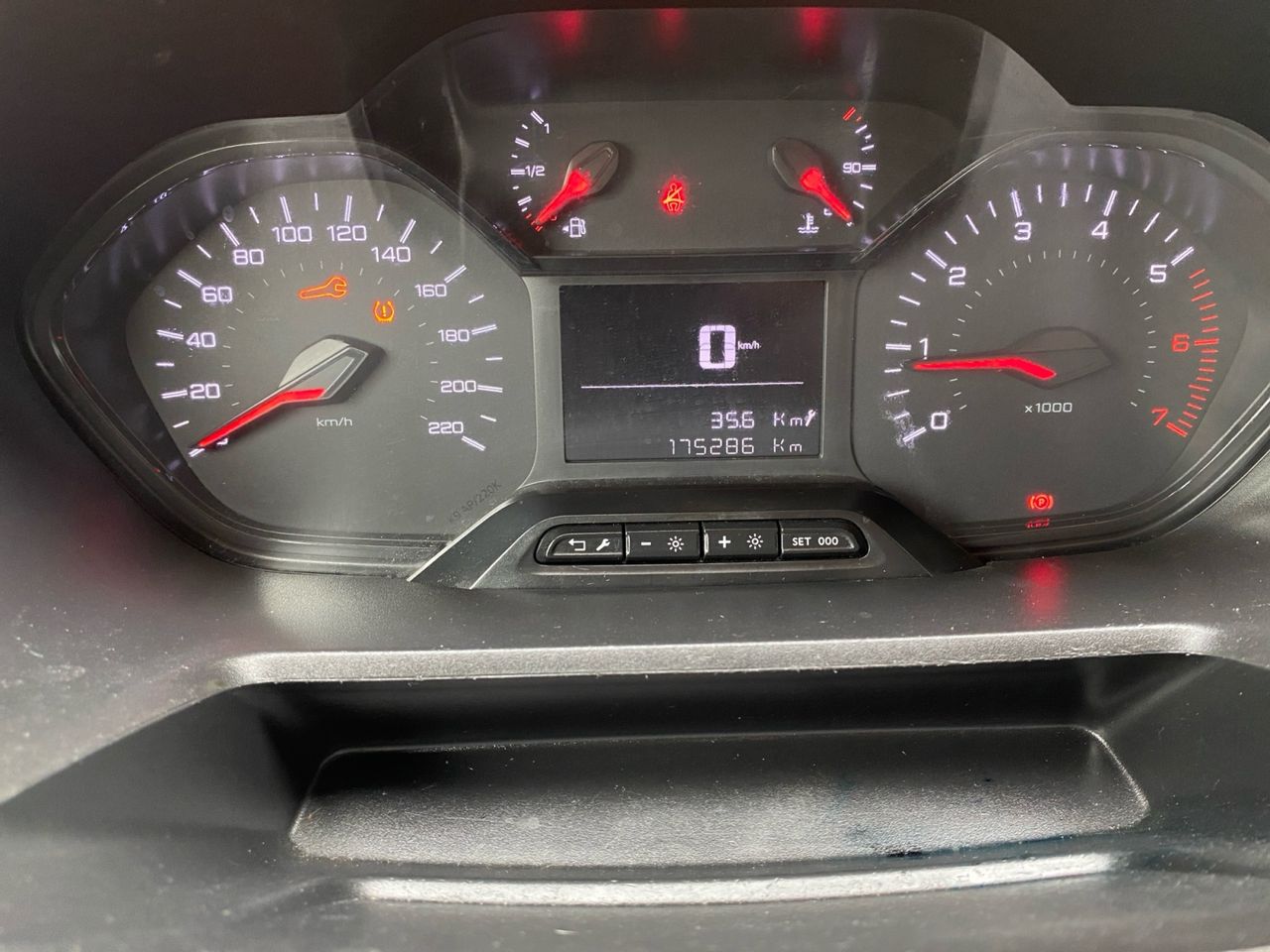 Peugeot Partner PRO STANDARD 600 KG BLUE HDI 100 CV - Foto 2