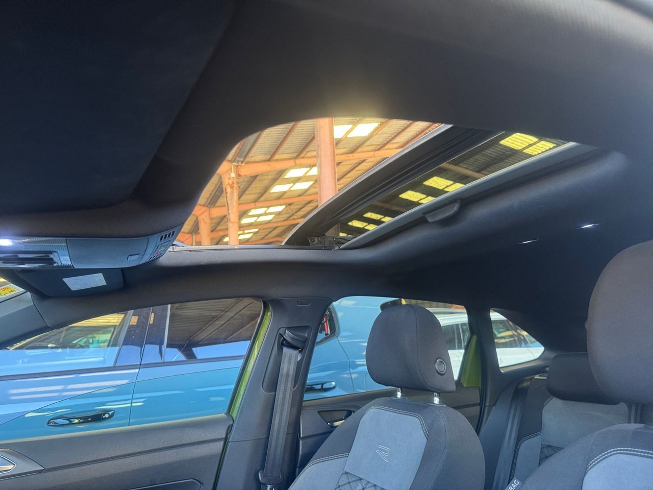 Volkswagen Taigo R LINE 1.0 TSI 81 KW 110 CV DSG - Foto 2