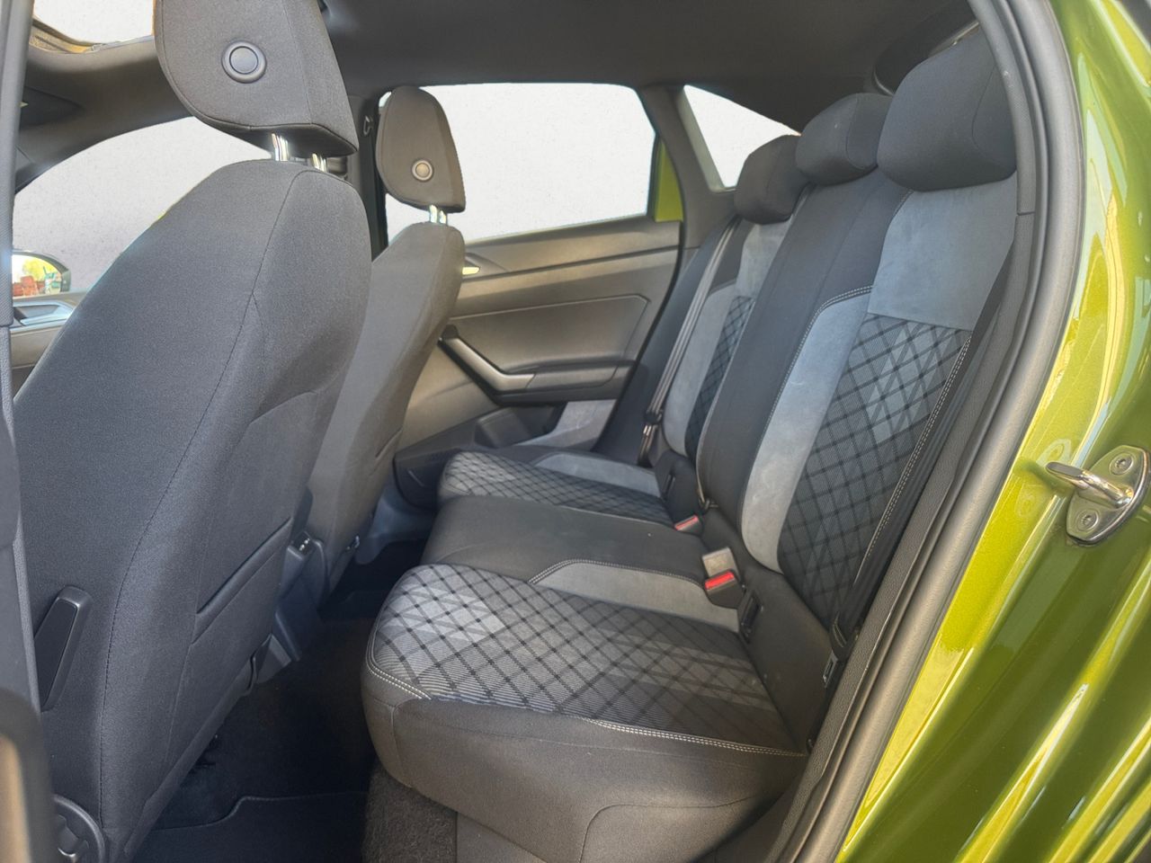 Volkswagen Taigo R LINE 1.0 TSI 81 KW 110 CV DSG - Foto 2