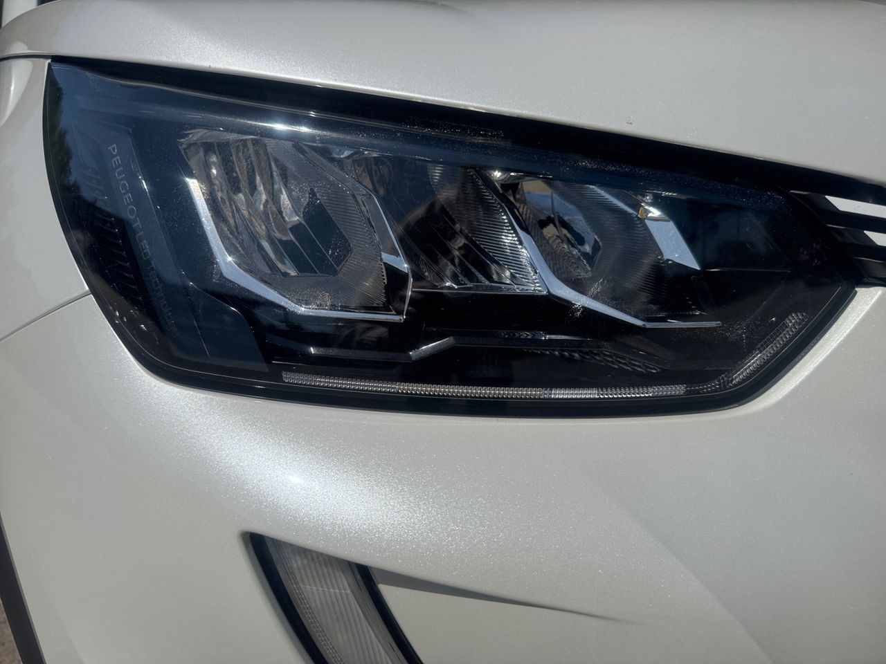 Peugeot e-2008 ALLURE PACK ELECTRICO 136 CV - Foto 2