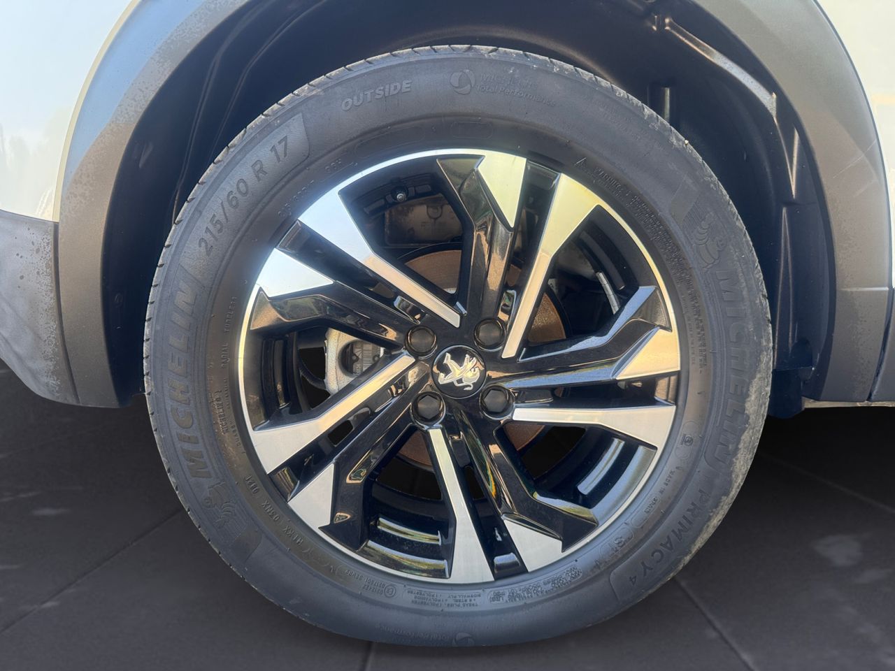 Peugeot e-2008 ALLURE PACK ELECTRICO 136 CV - Foto 2