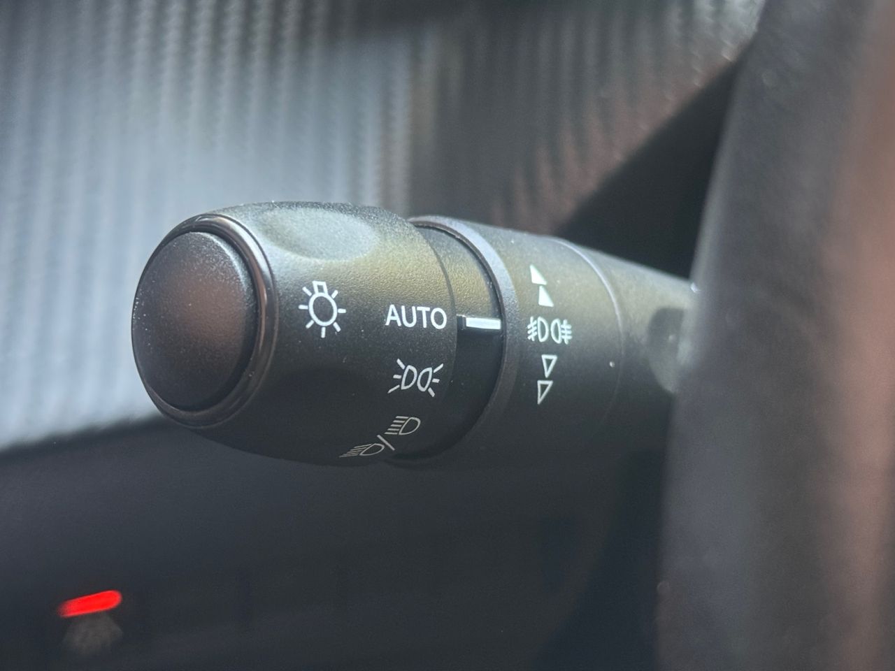 Peugeot e-2008 ALLURE PACK ELECTRICO 136 CV - Foto 2