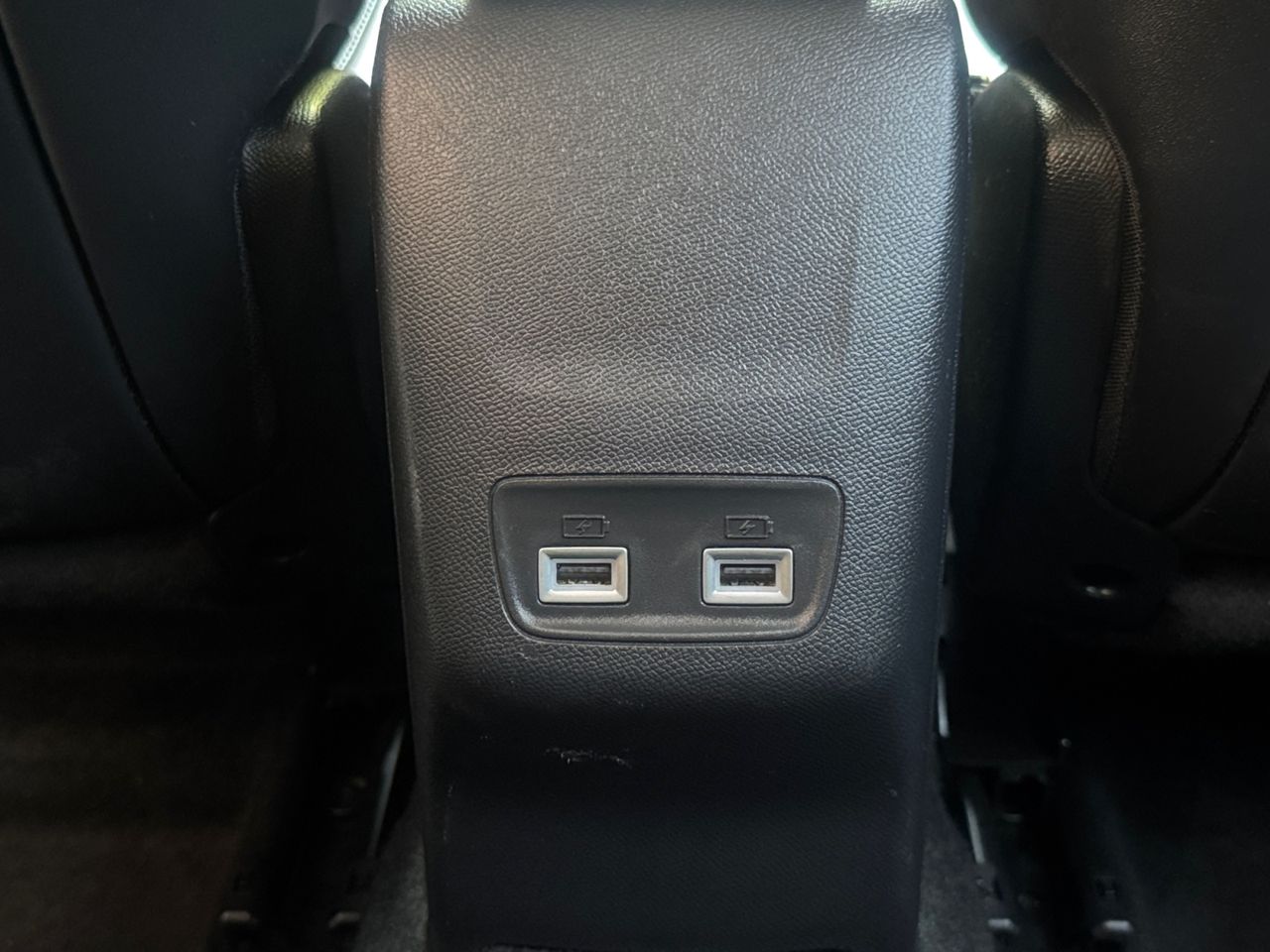 Peugeot e-2008 ALLURE PACK ELECTRICO 136 CV - Foto 2