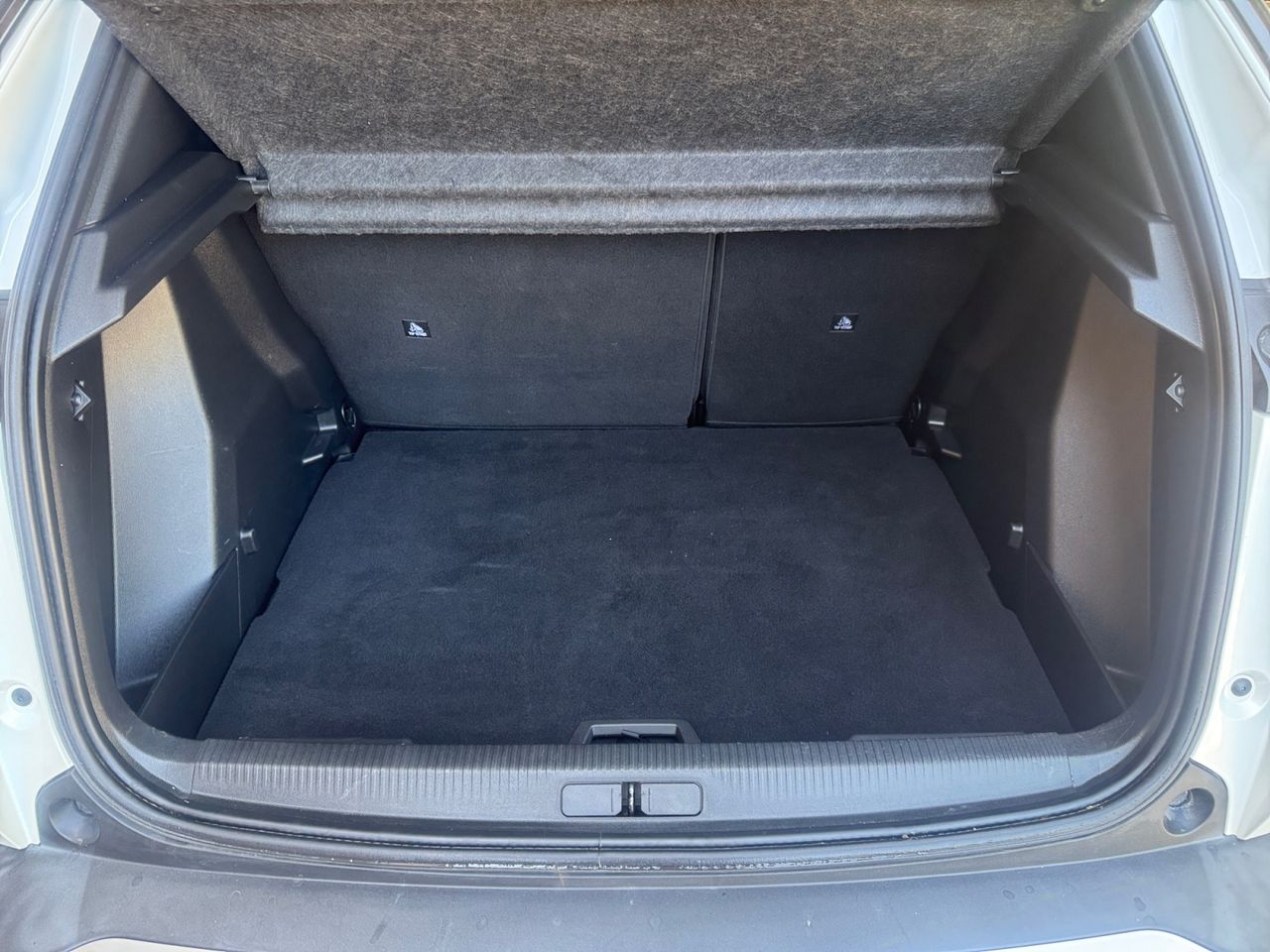 Peugeot e-2008 ALLURE PACK ELECTRICO 136 CV - Foto 2