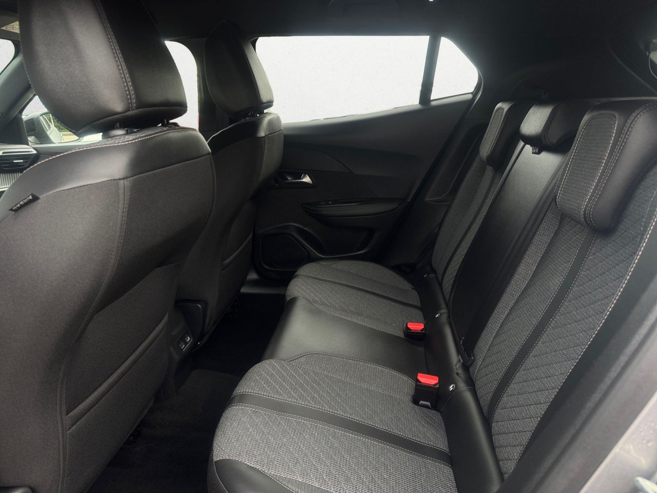 Peugeot 2008 ALLURE 100 CV - Foto 2