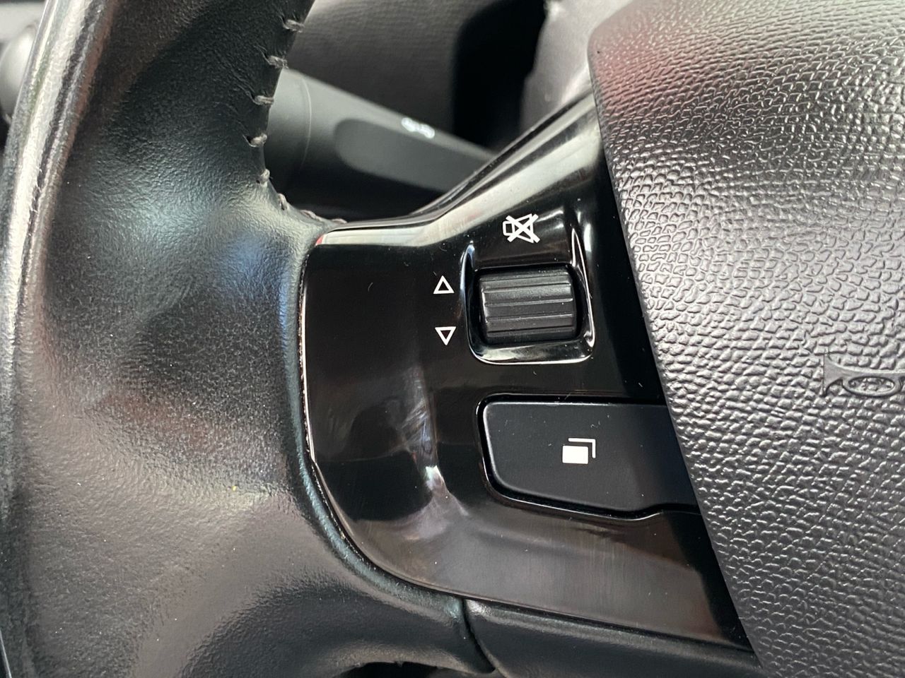 Peugeot 308 ACTIVE PACK BLUE HDI 130 CV - Foto 2