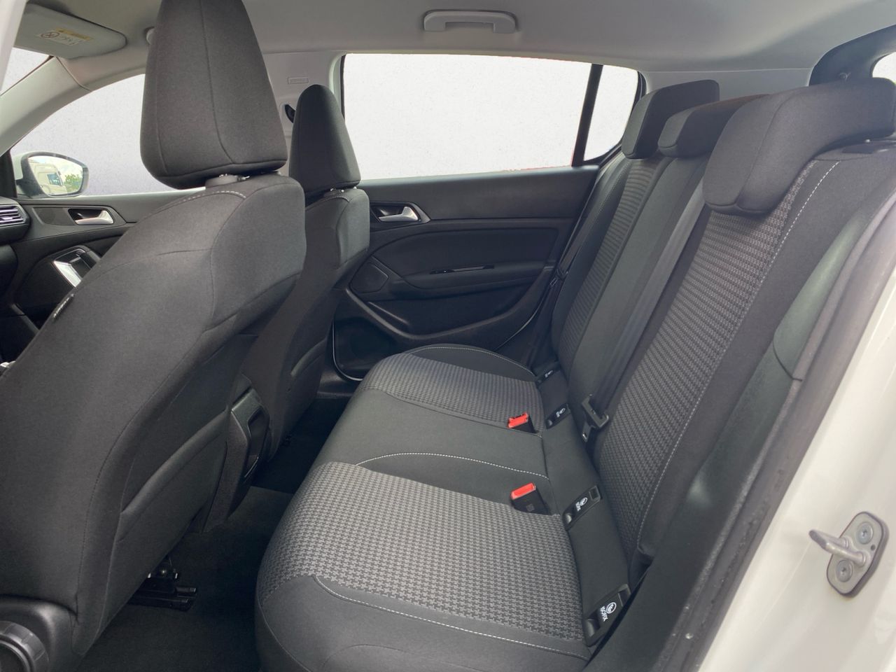 Peugeot 308 ACTIVE PACK BLUE HDI 130 CV - Foto 2