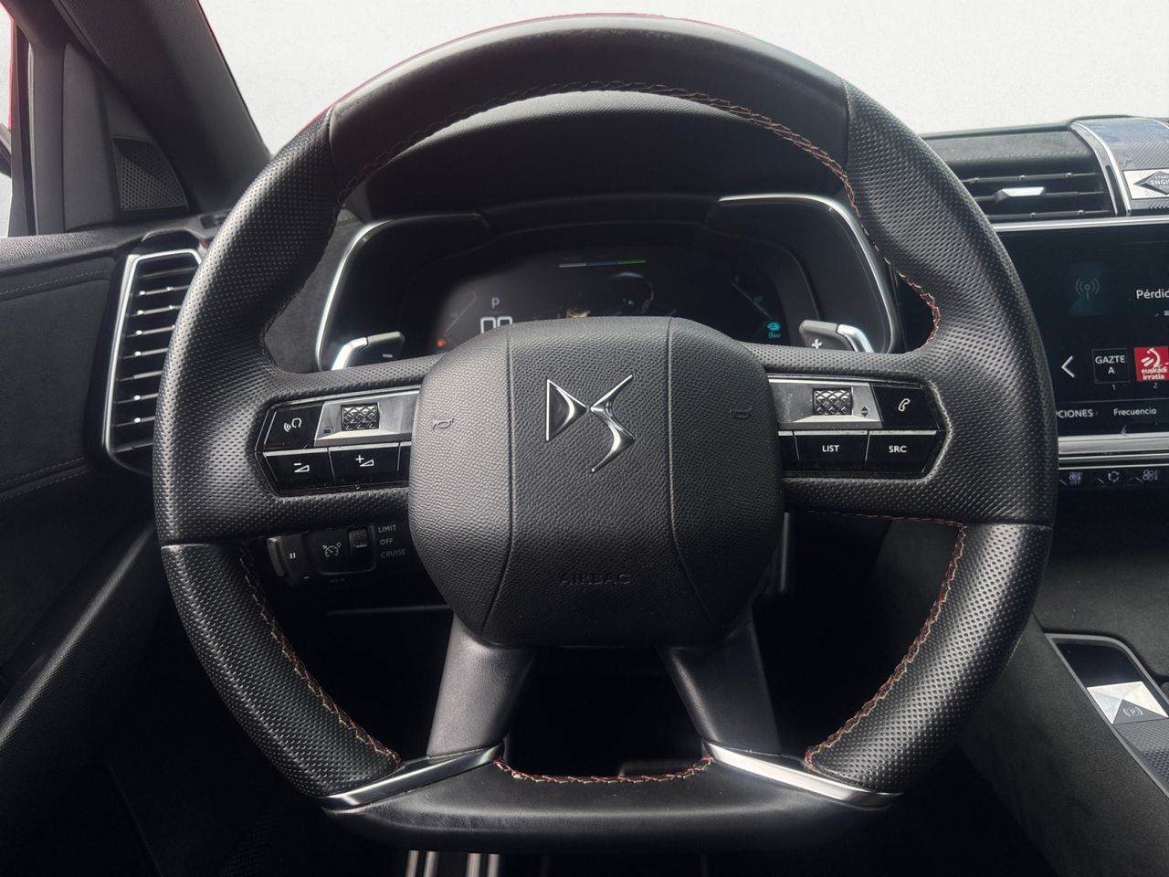DS DS 7 Crossback E TENSE 300 4X4 PERFORMANCE LINE - Foto 2
