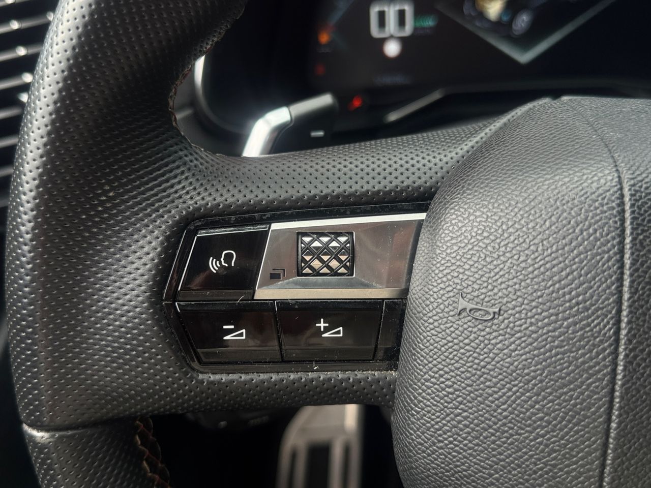 DS DS 7 Crossback E TENSE 300 4X4 PERFORMANCE LINE - Foto 2