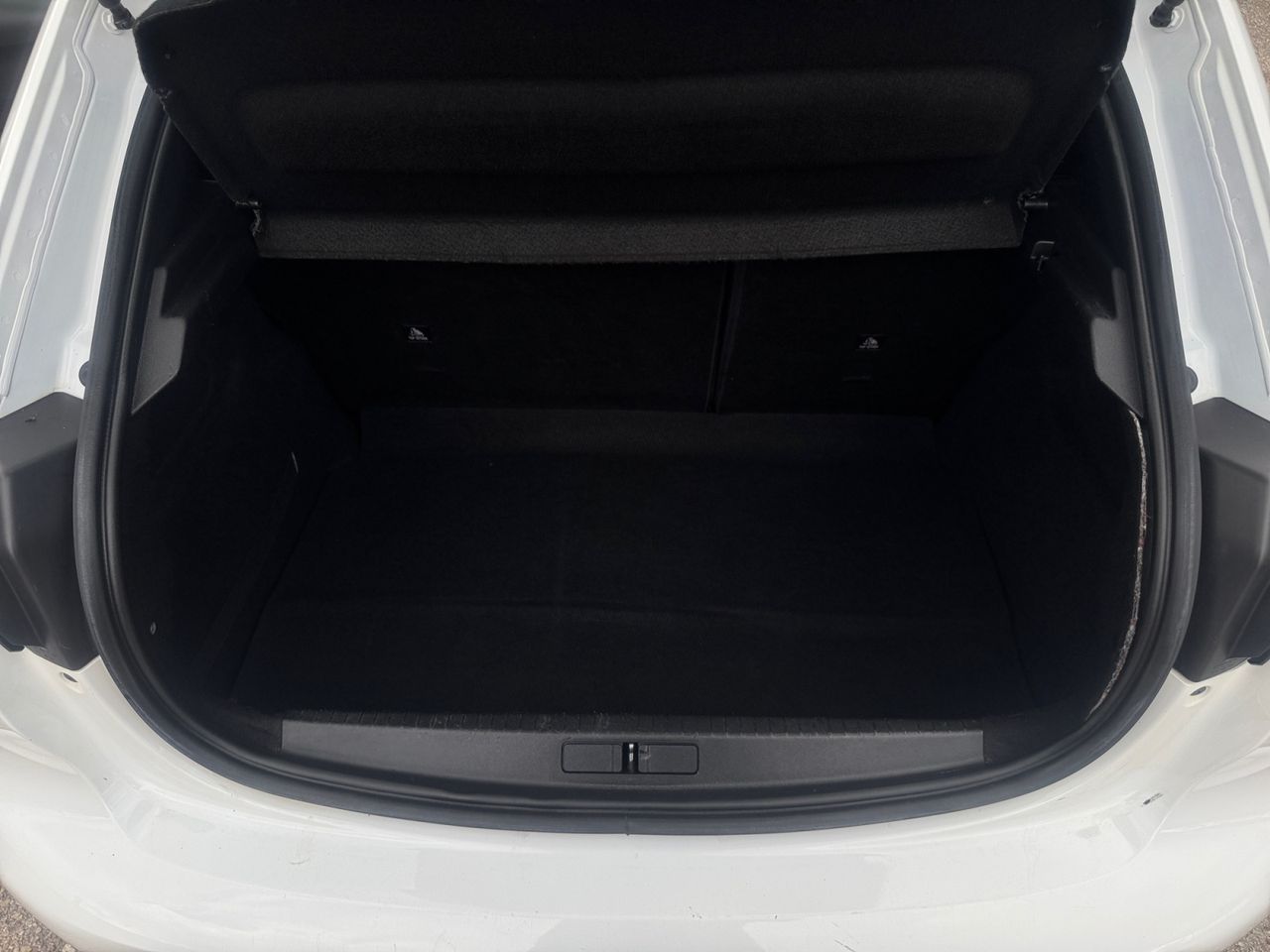 Peugeot 208 ACTIVE BLUE HDI 100 CV - Foto 2