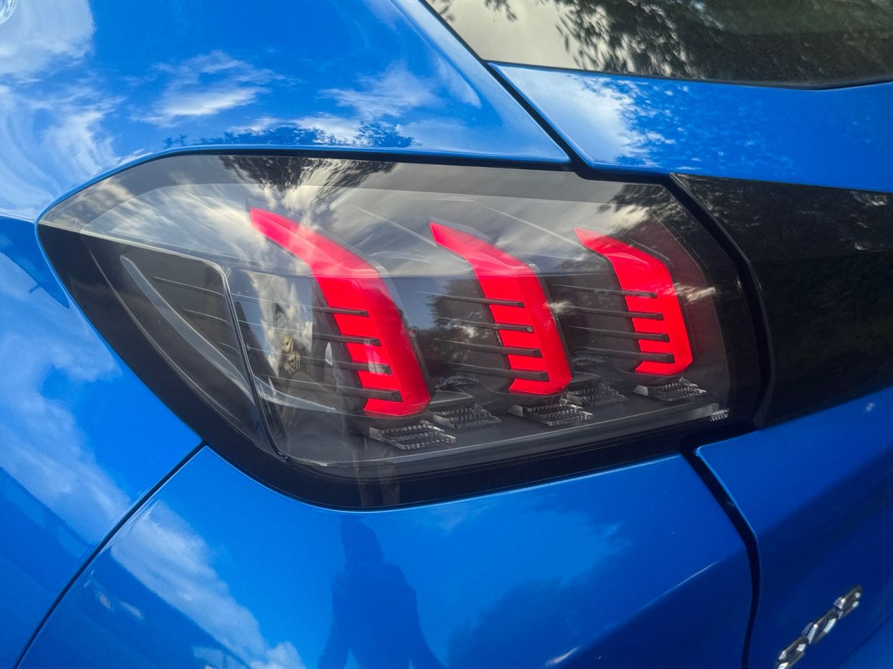 Peugeot 208 ALLURE BLUE HDI 100 CV 6 VEL - Foto 2