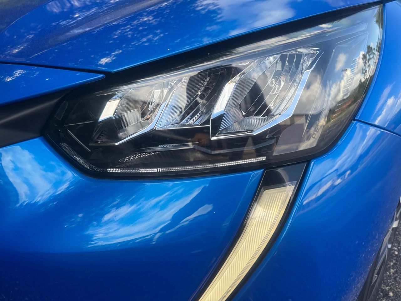 Peugeot 208 ALLURE BLUE HDI 100 CV 6 VEL - Foto 2