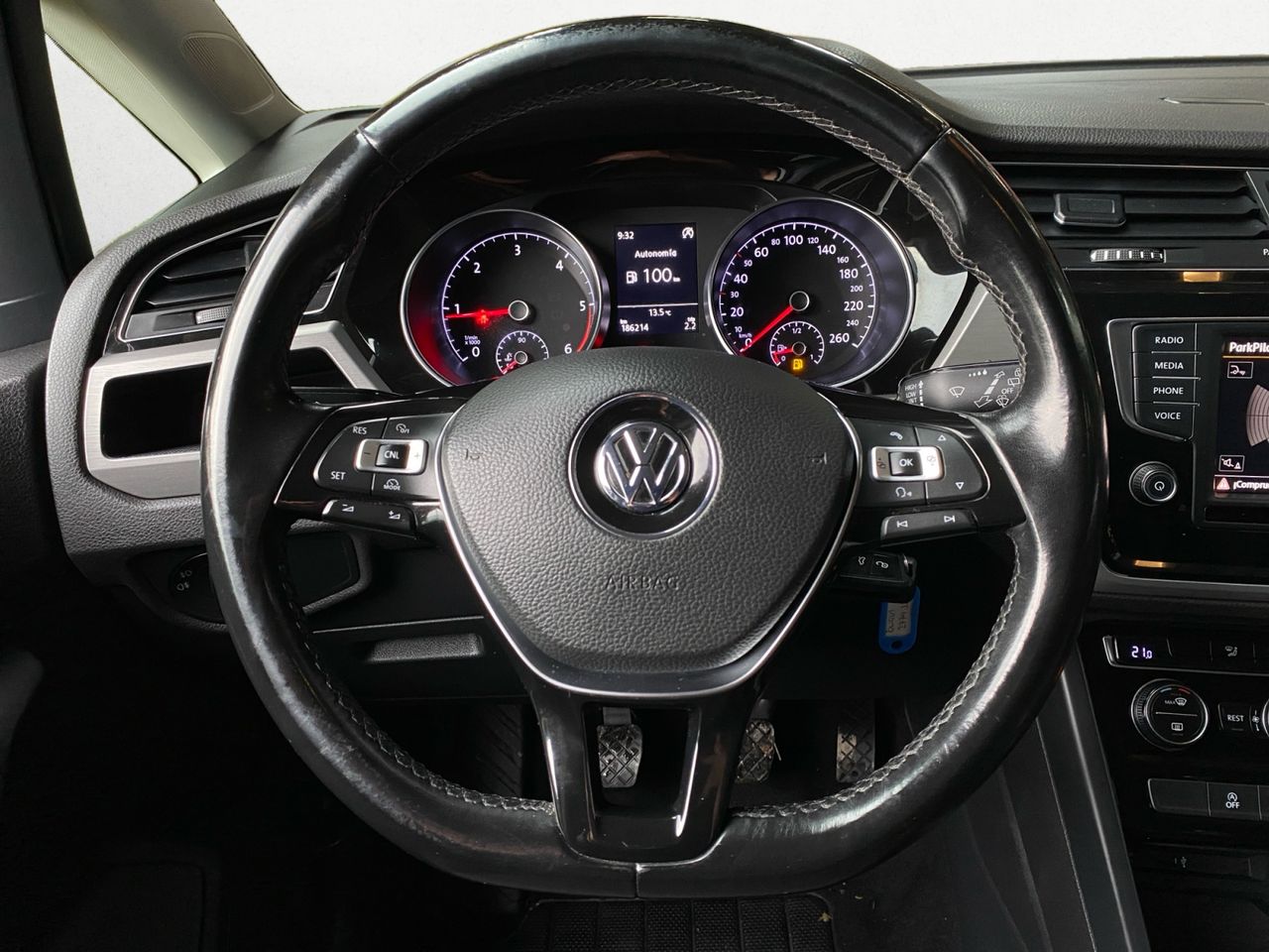 Volkswagen Touran ADVANCE 2.0 TDI - Foto 2