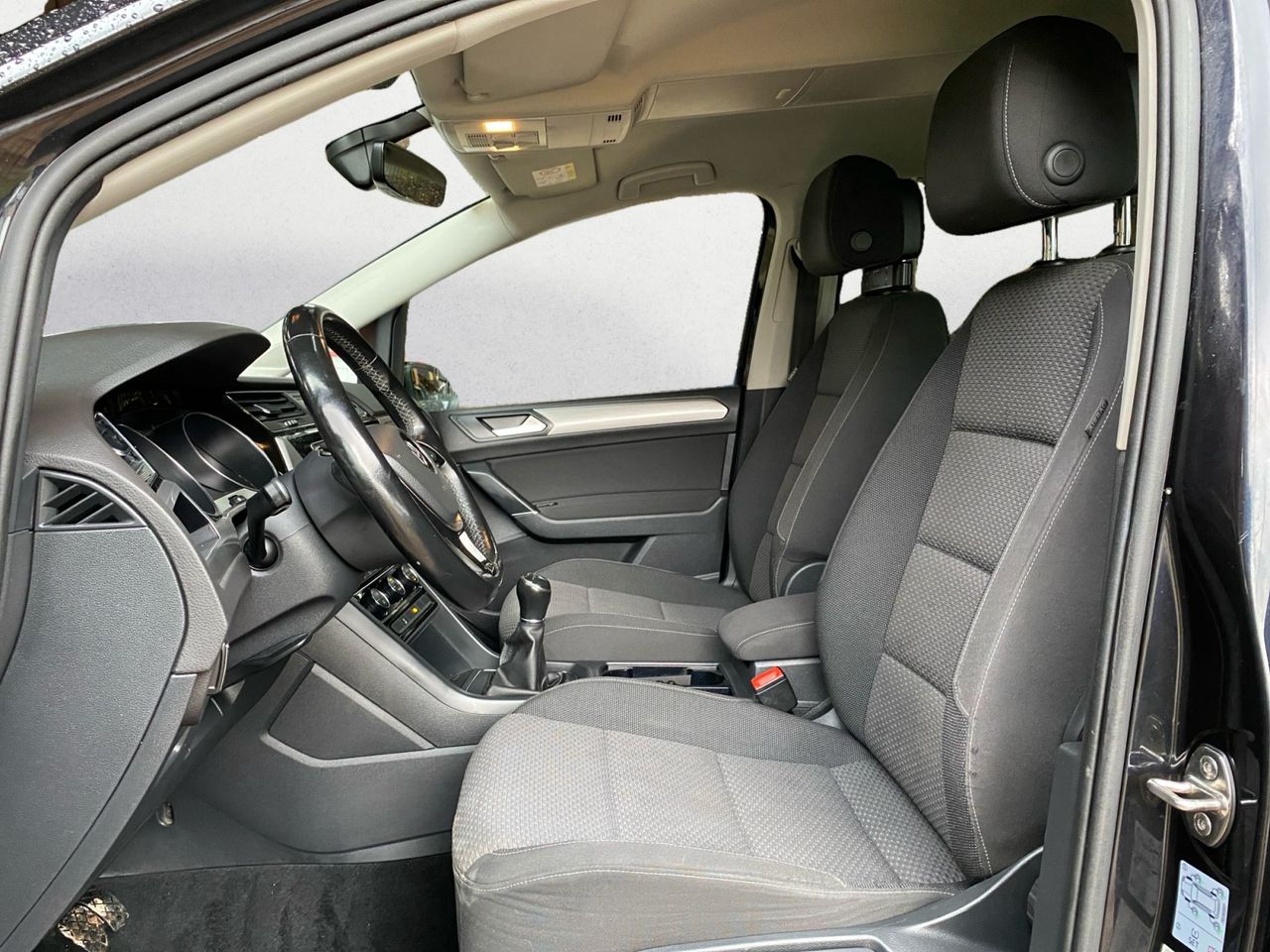 Volkswagen Touran ADVANCE 2.0 TDI - Foto 2
