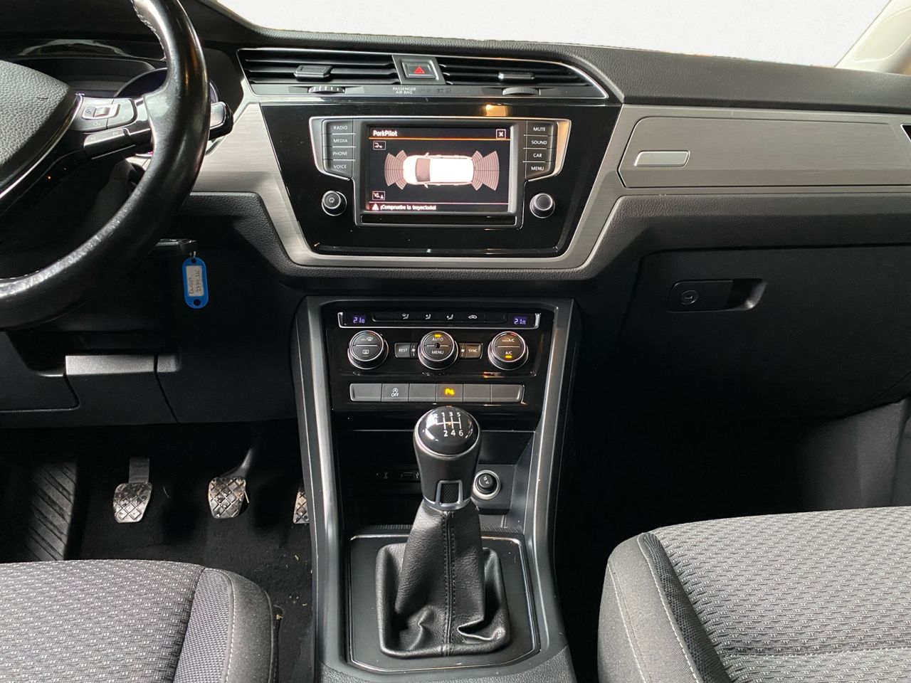 Volkswagen Touran ADVANCE 2.0 TDI - Foto 2