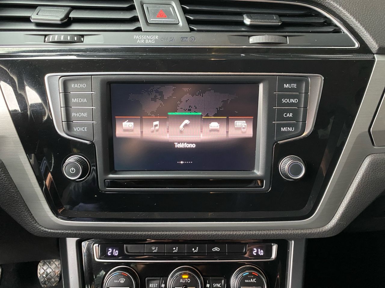 Volkswagen Touran ADVANCE 2.0 TDI - Foto 2
