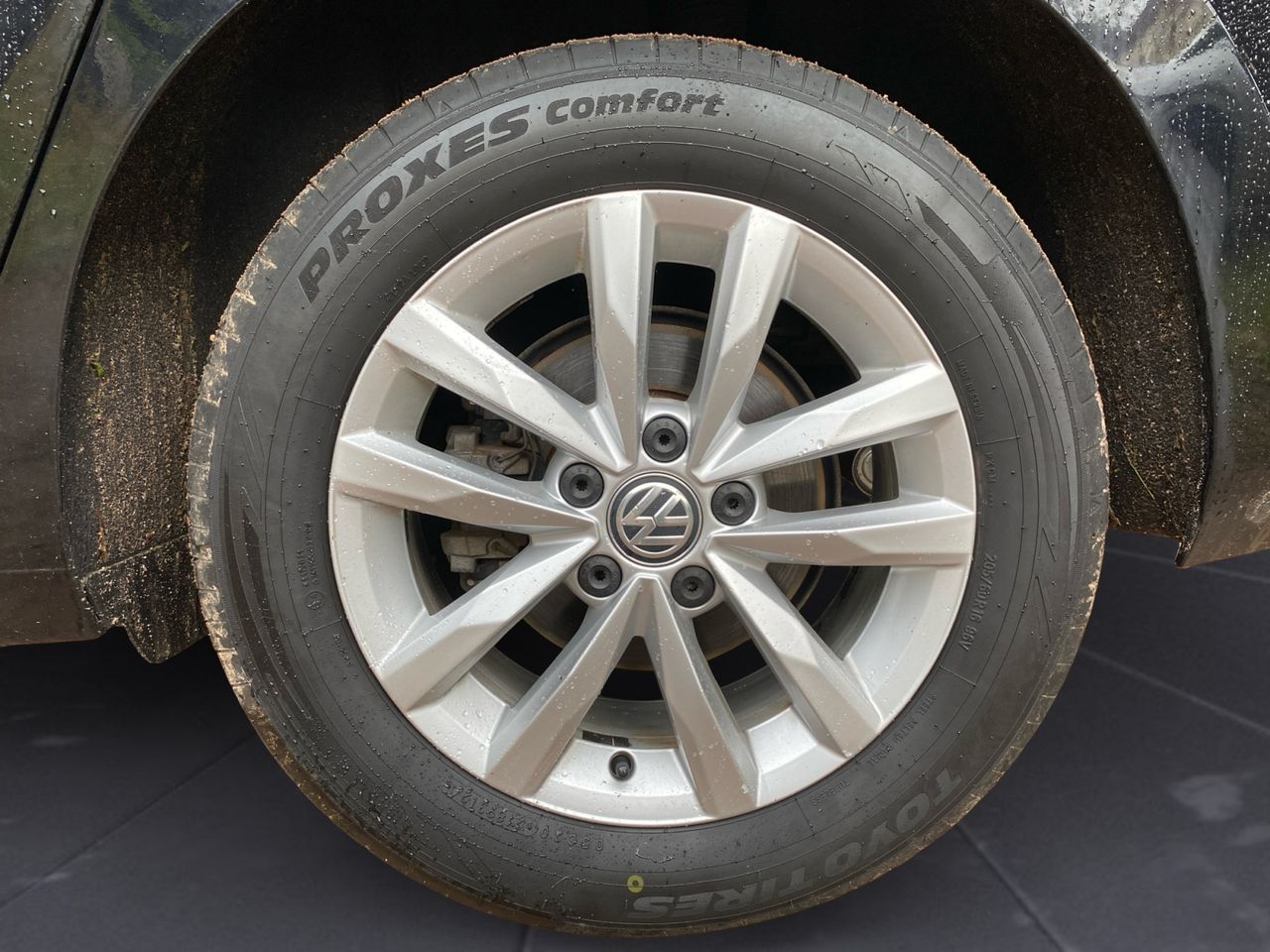 Volkswagen Touran ADVANCE 2.0 TDI - Foto 2