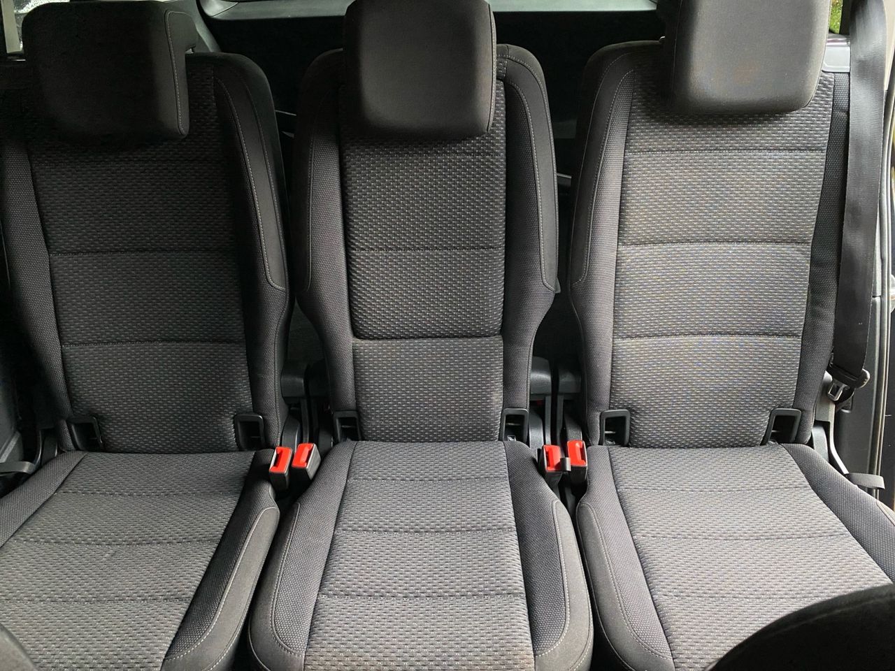 Volkswagen Touran ADVANCE 2.0 TDI - Foto 2