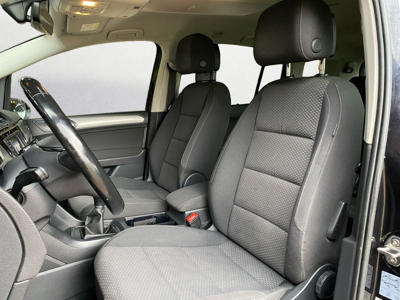 Volkswagen Touran ADVANCE 2.0 TDI - Foto 2