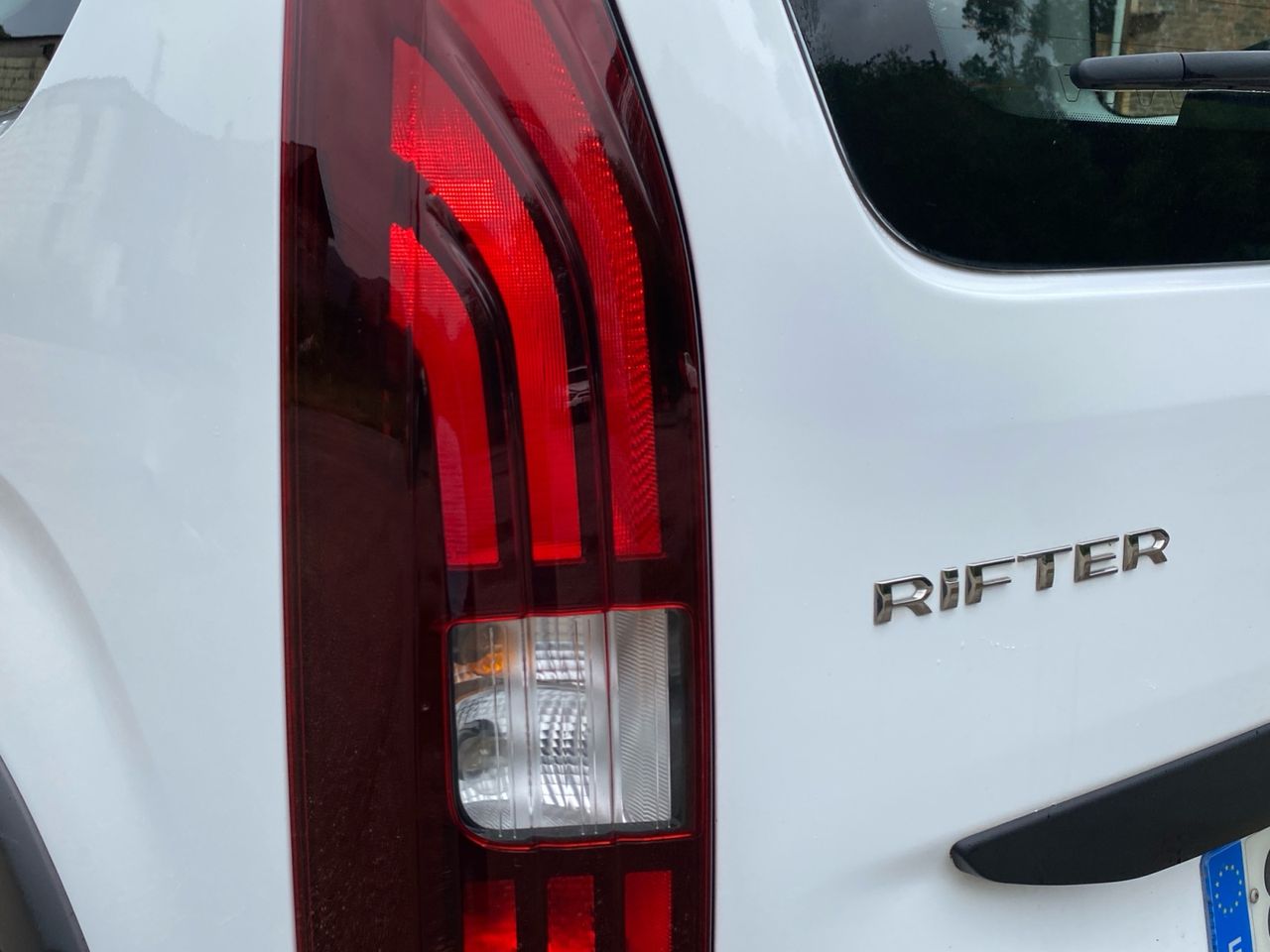 Peugeot Rifter ACTIVE PACK BUSINESS STANDARD BLUE HDI 100 CV - Foto 2