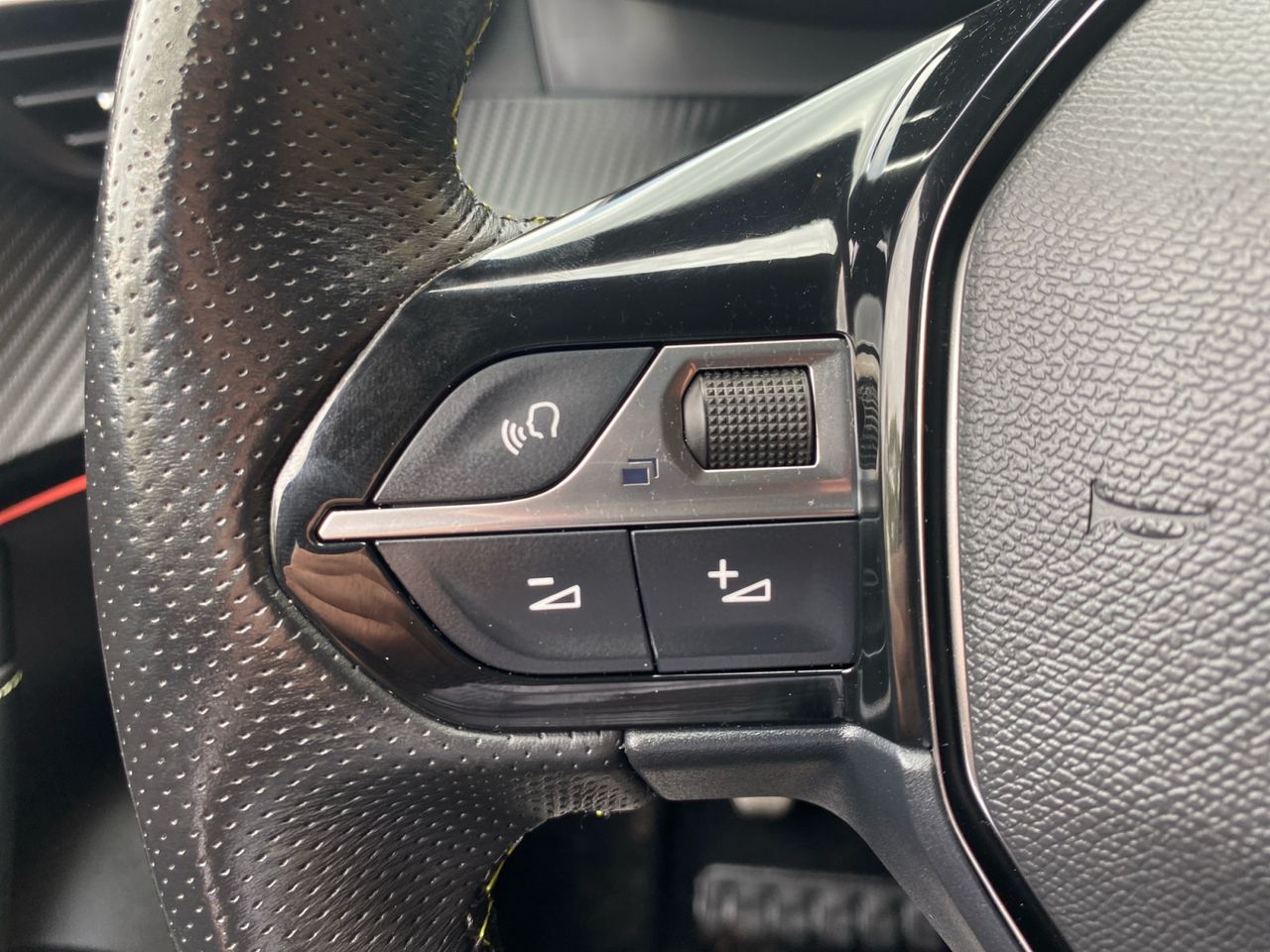 Peugeot 2008 GT LINE PURE TECH 130 CV - Foto 2