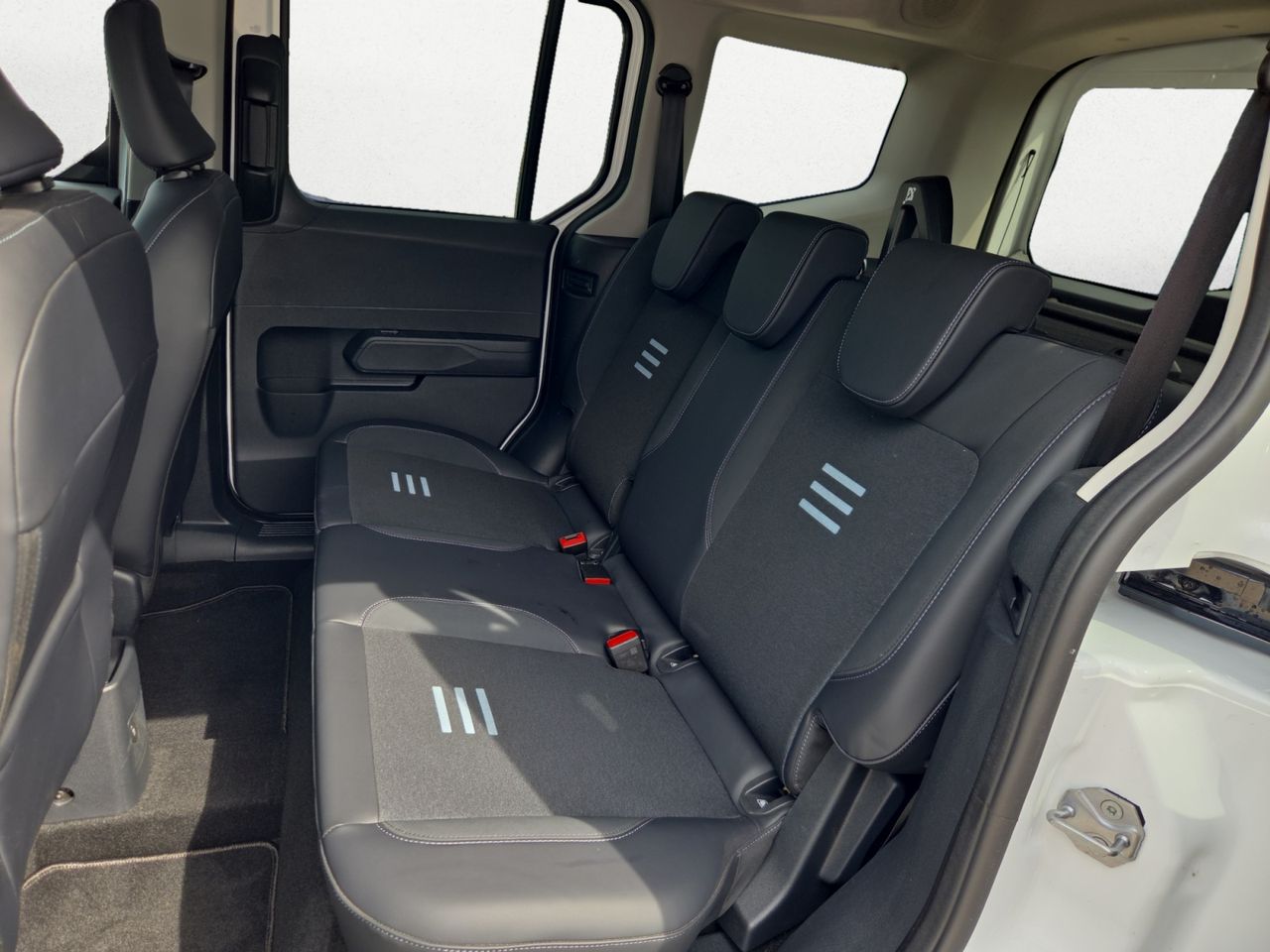 Ford Tourneo Courier 1.0 ECOBOOST ACTIVE 125 CV - Foto 2