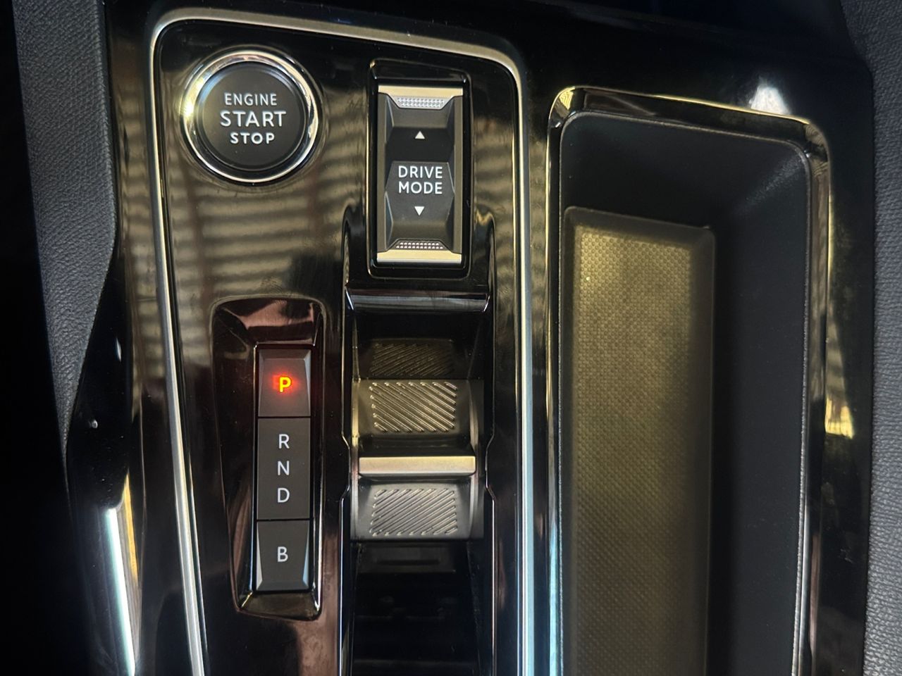 Peugeot 3008 Hybrid ALLURE PACK PLUG IN HYBRID 180 e EAT8 - Foto 2