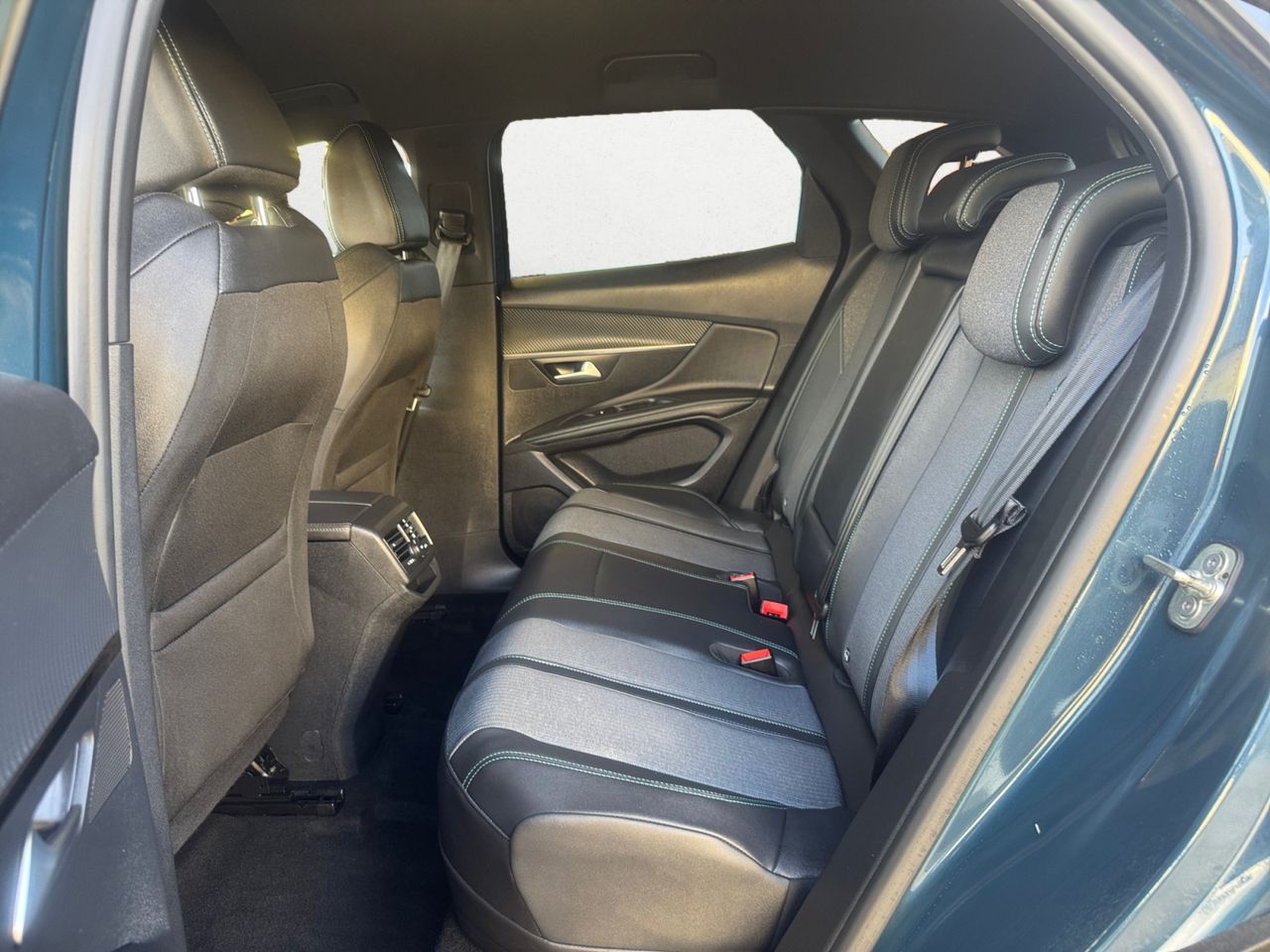 Peugeot 3008 Hybrid ALLURE PACK PLUG IN HYBRID 180 e EAT8 - Foto 2