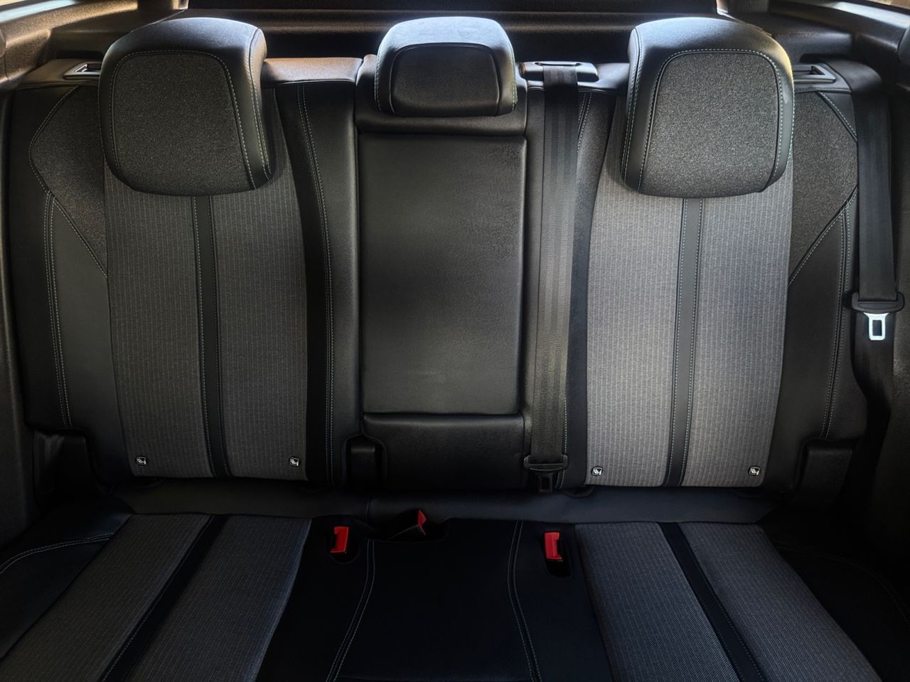 Peugeot 3008 Hybrid ALLURE PACK PLUG IN HYBRID 180 e EAT8 - Foto 2
