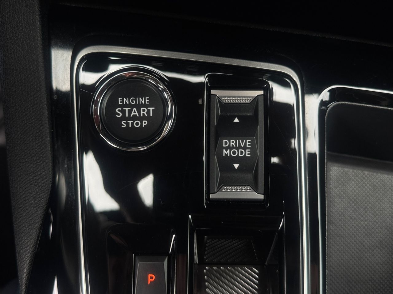 Peugeot 3008 Hybrid ALLURE PACK PLUG IN HYBRID 180 e EAT8 - Foto 2