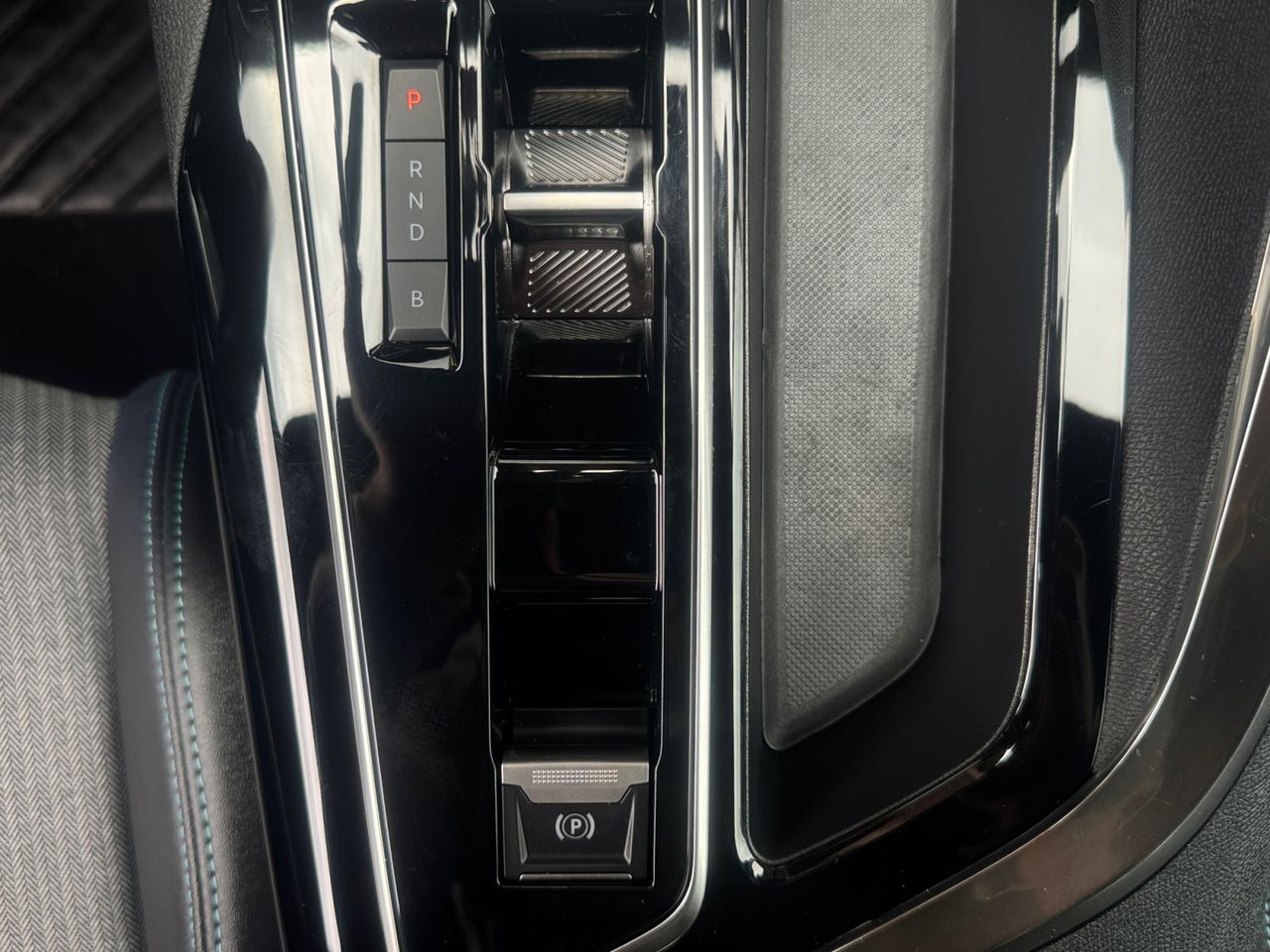 Peugeot 3008 Hybrid ALLURE PACK PLUG IN HYBRID 180 e EAT8 - Foto 2