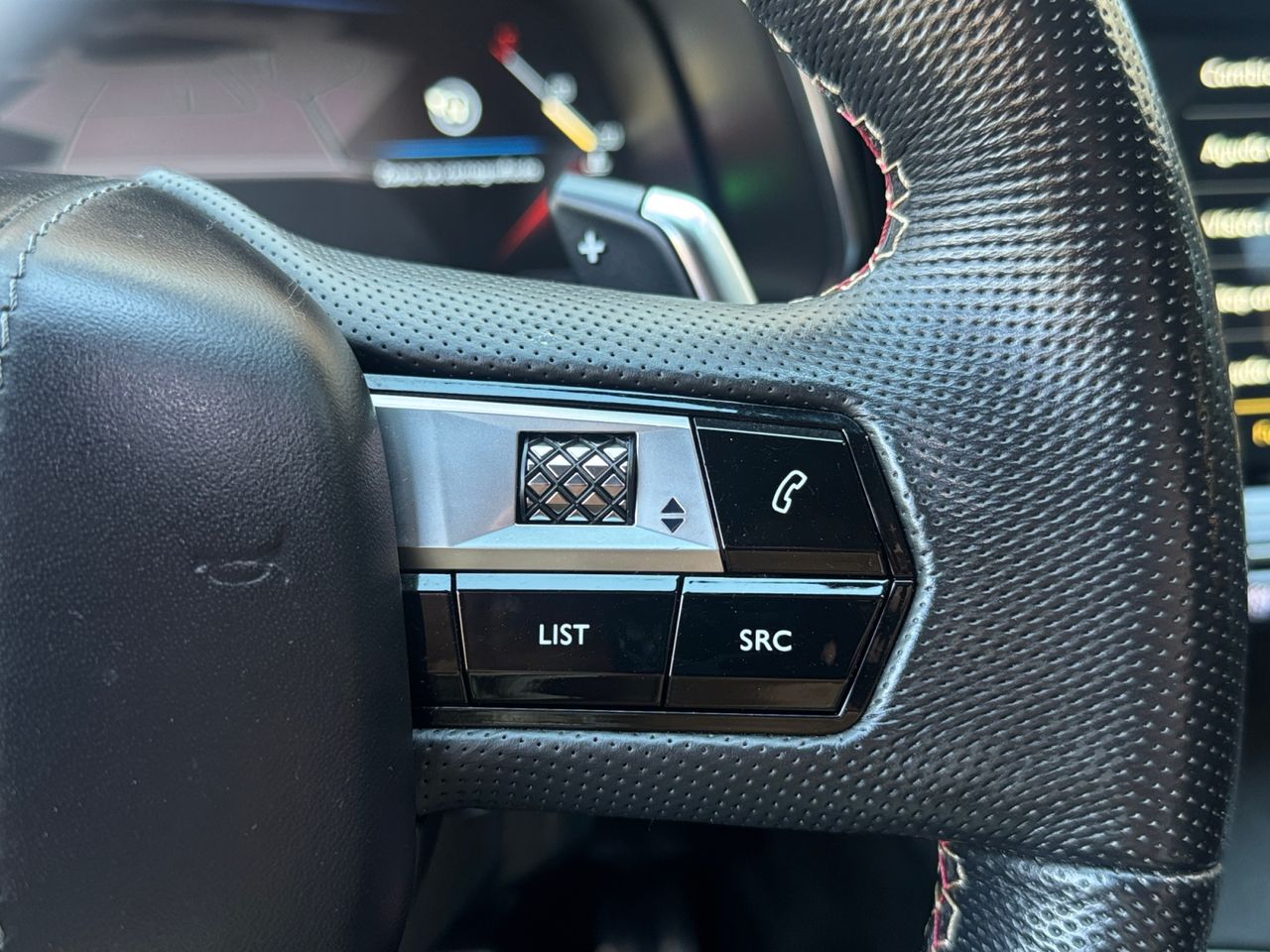 DS DS 7 Crossback PURE TECH 180 AUT PERFORMANCE - Foto 2