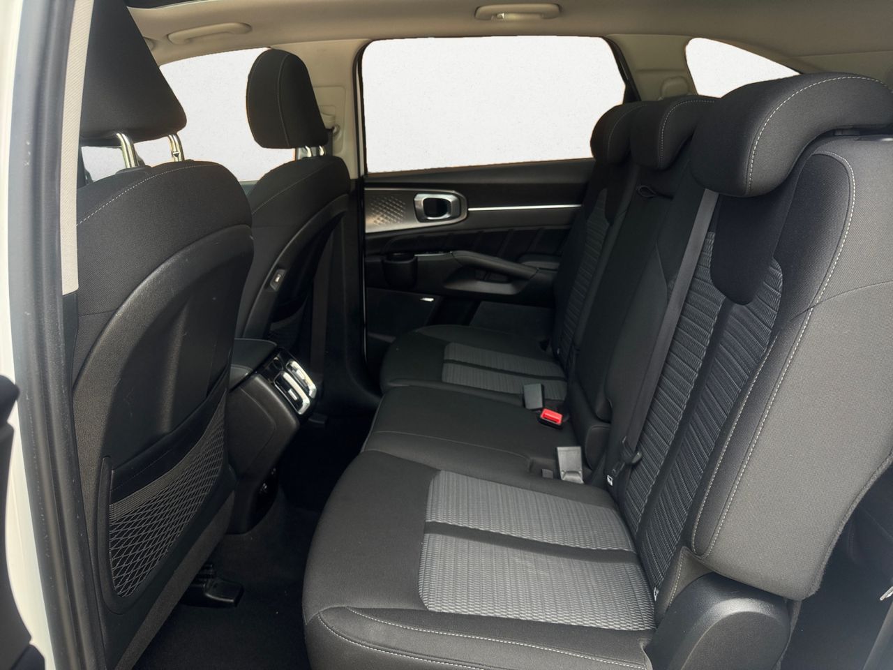Kia Sorento 1.6 T GDI PHEV EMOTION 4X4 7 PLAZAS - Foto 2