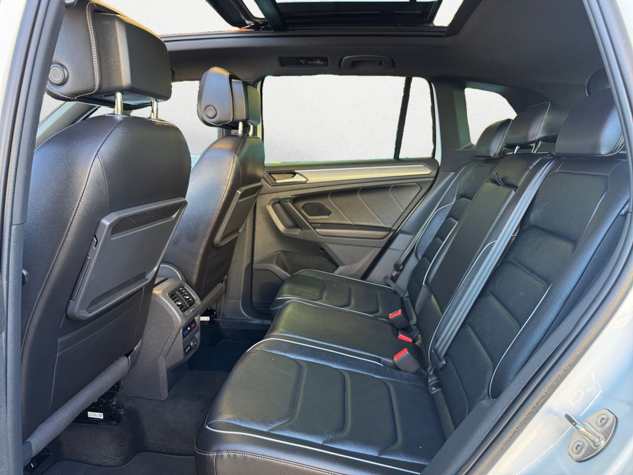 Volkswagen Tiguan R LINE 2.0 TDI DSG 190 CV - Foto 2