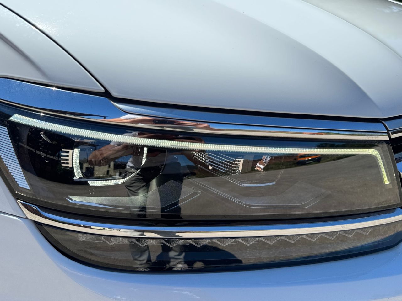 Volkswagen Tiguan R LINE 2.0 TDI DSG 190 CV - Foto 2