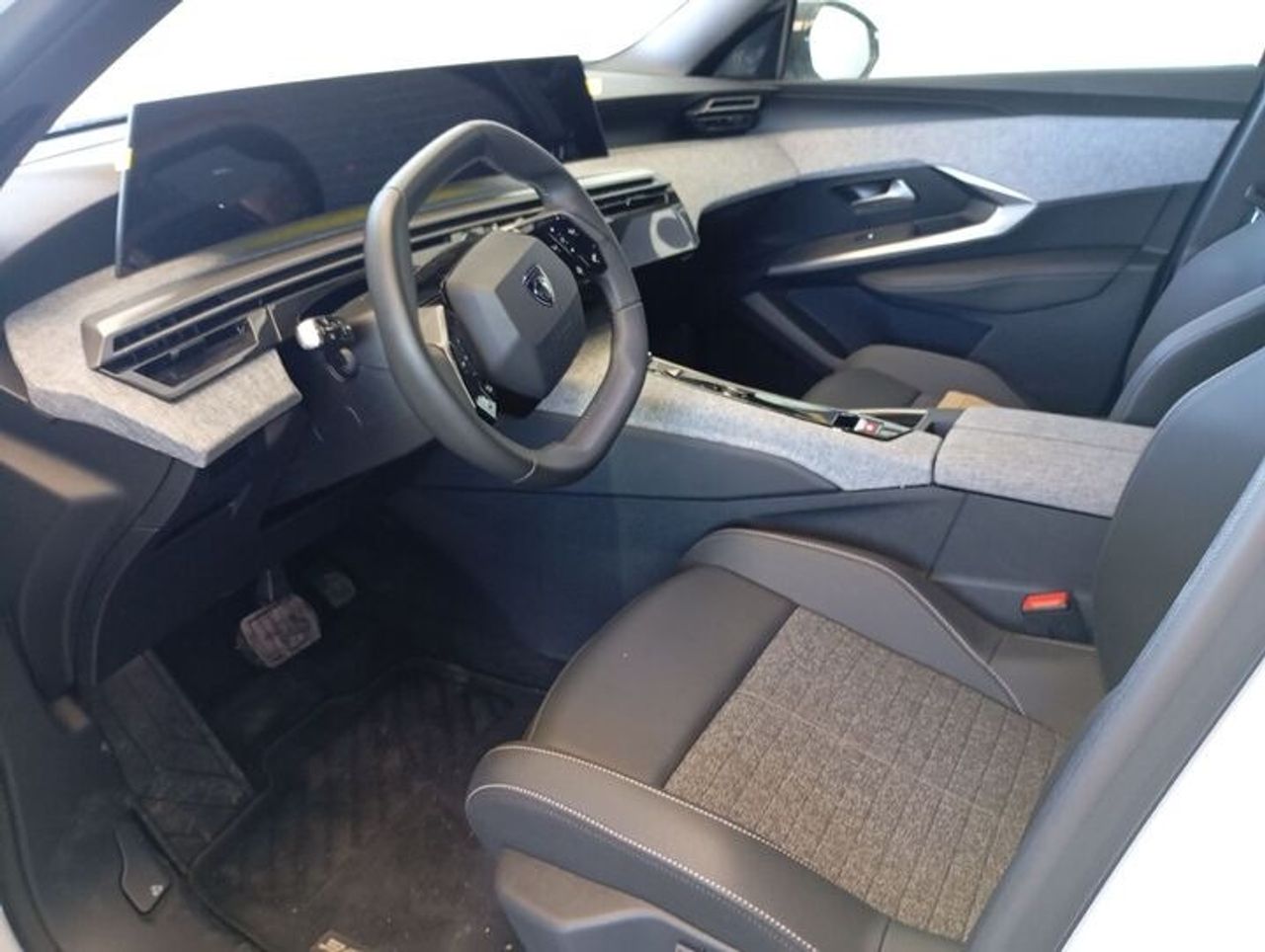 Peugeot 3008 Hybrid ALLURE 1.2 107KW  eDCS6 - Foto 2